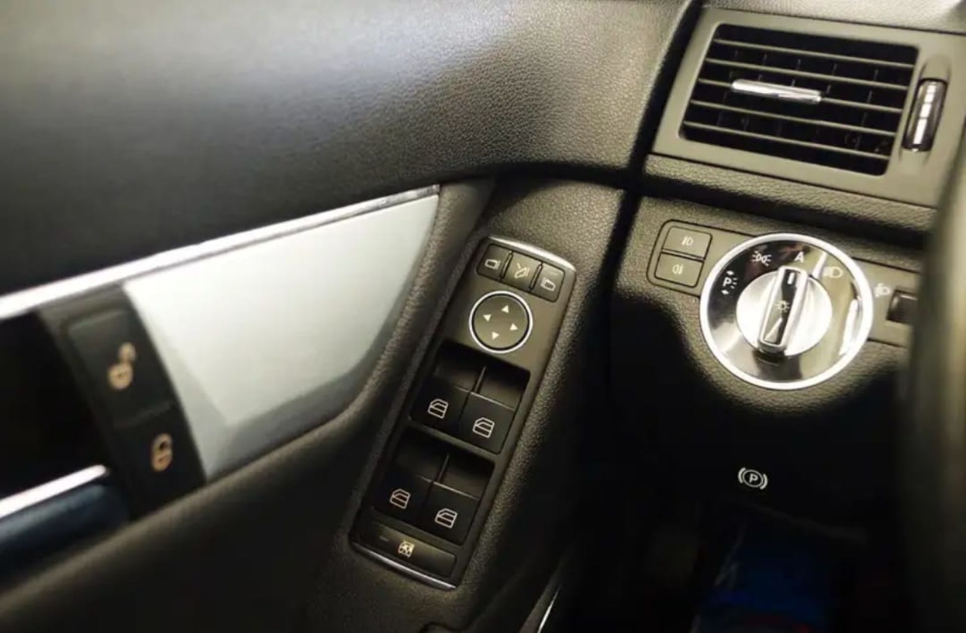 Mercedes-Benz C-Class C - 200 - 3