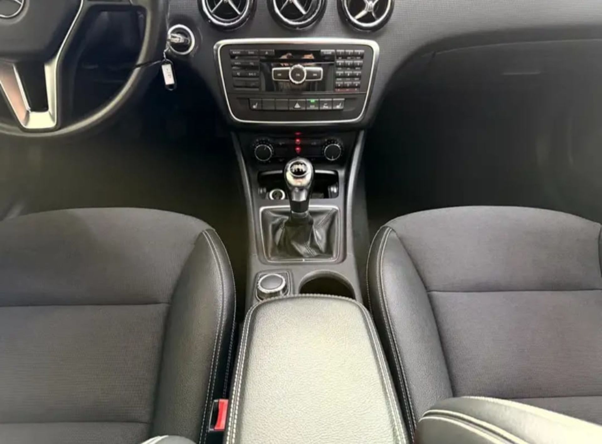 Mercedes-Benz A-Class  200 Style B - 3