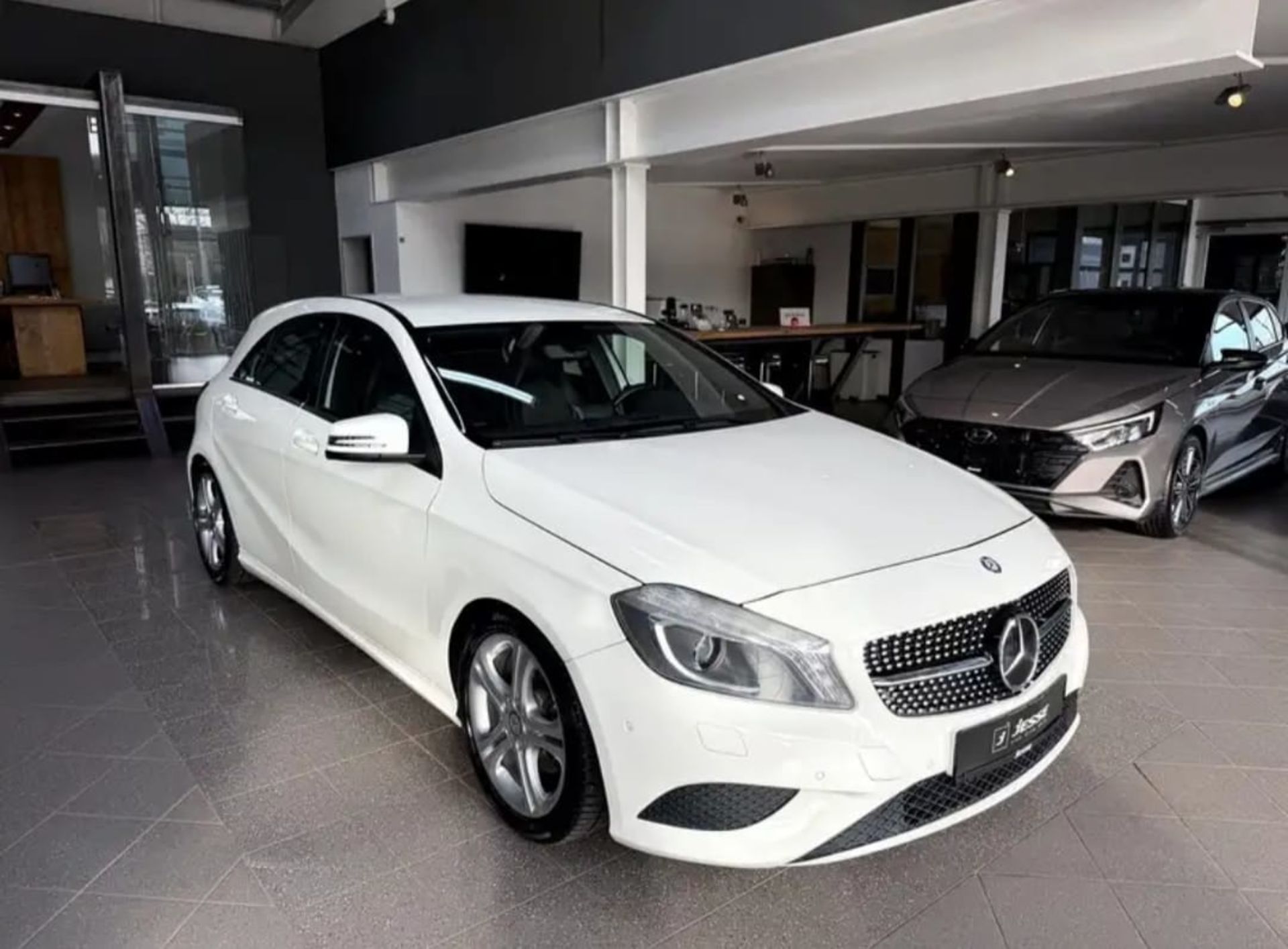 Mercedes-Benz A-Class  200 Style B - 9