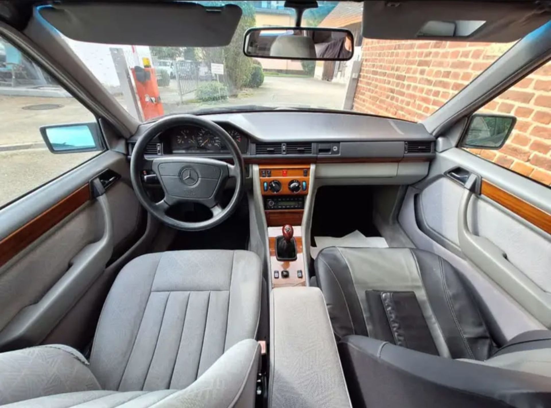 Mercedes-Benz E-Class - 2