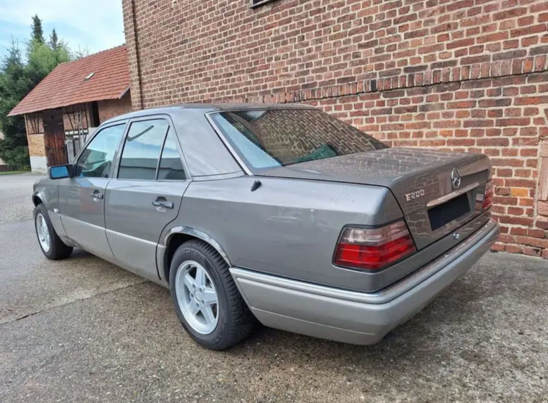 Mercedes-Benz E-Class - 7