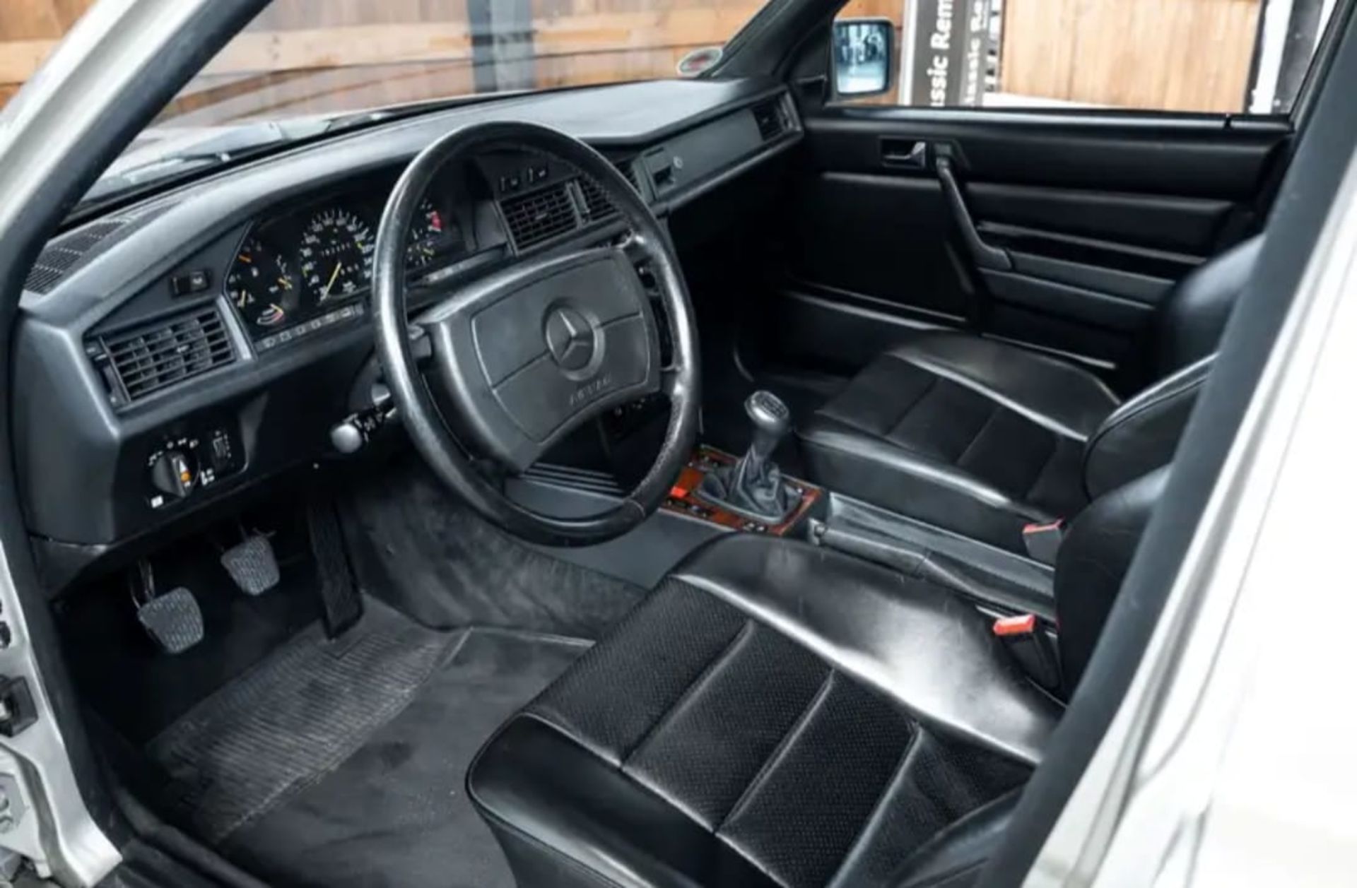 Mercedes-Benz 190 - 2