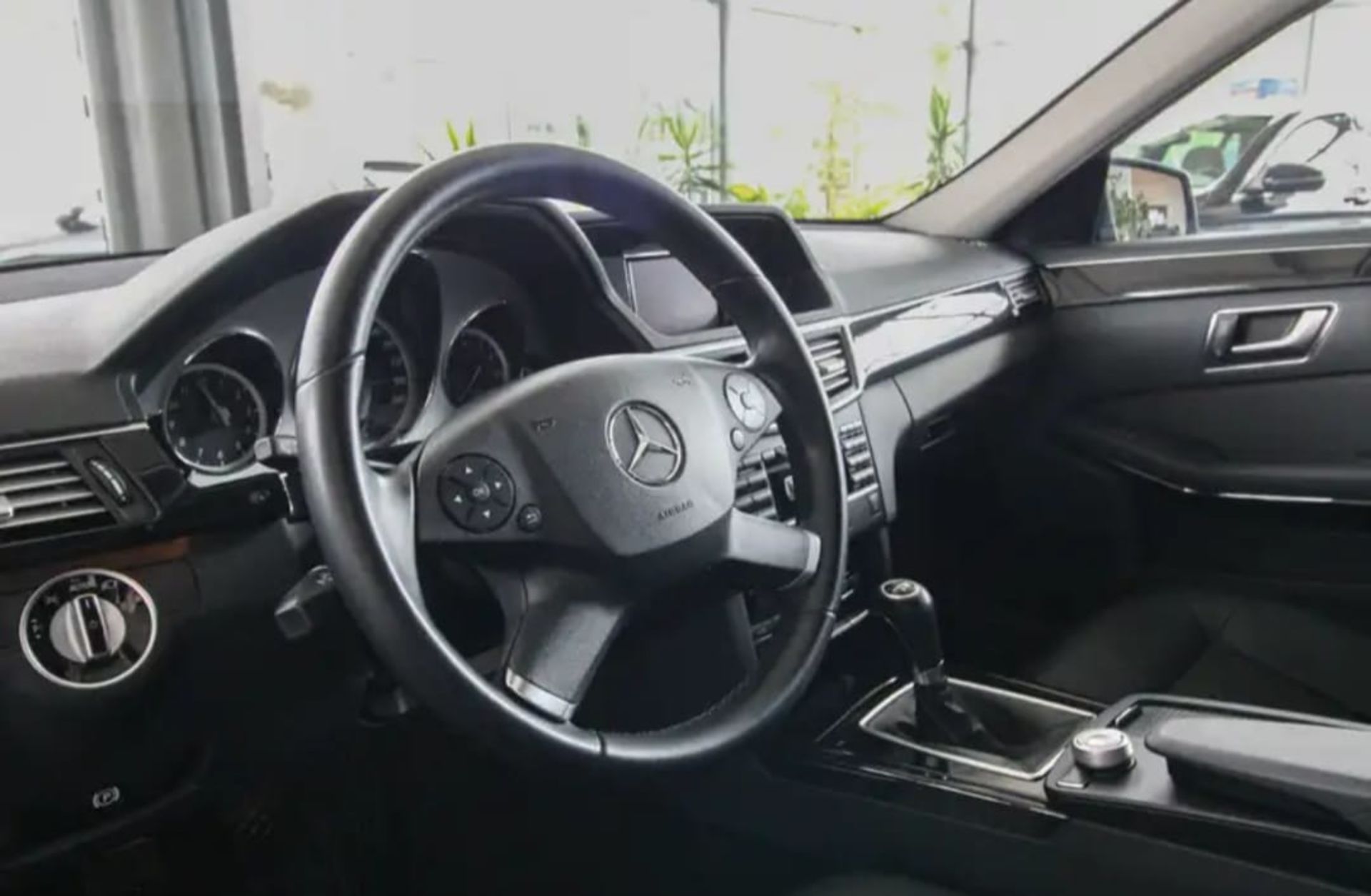 Mercedes-Benz E-Class  200 CGI  - 2