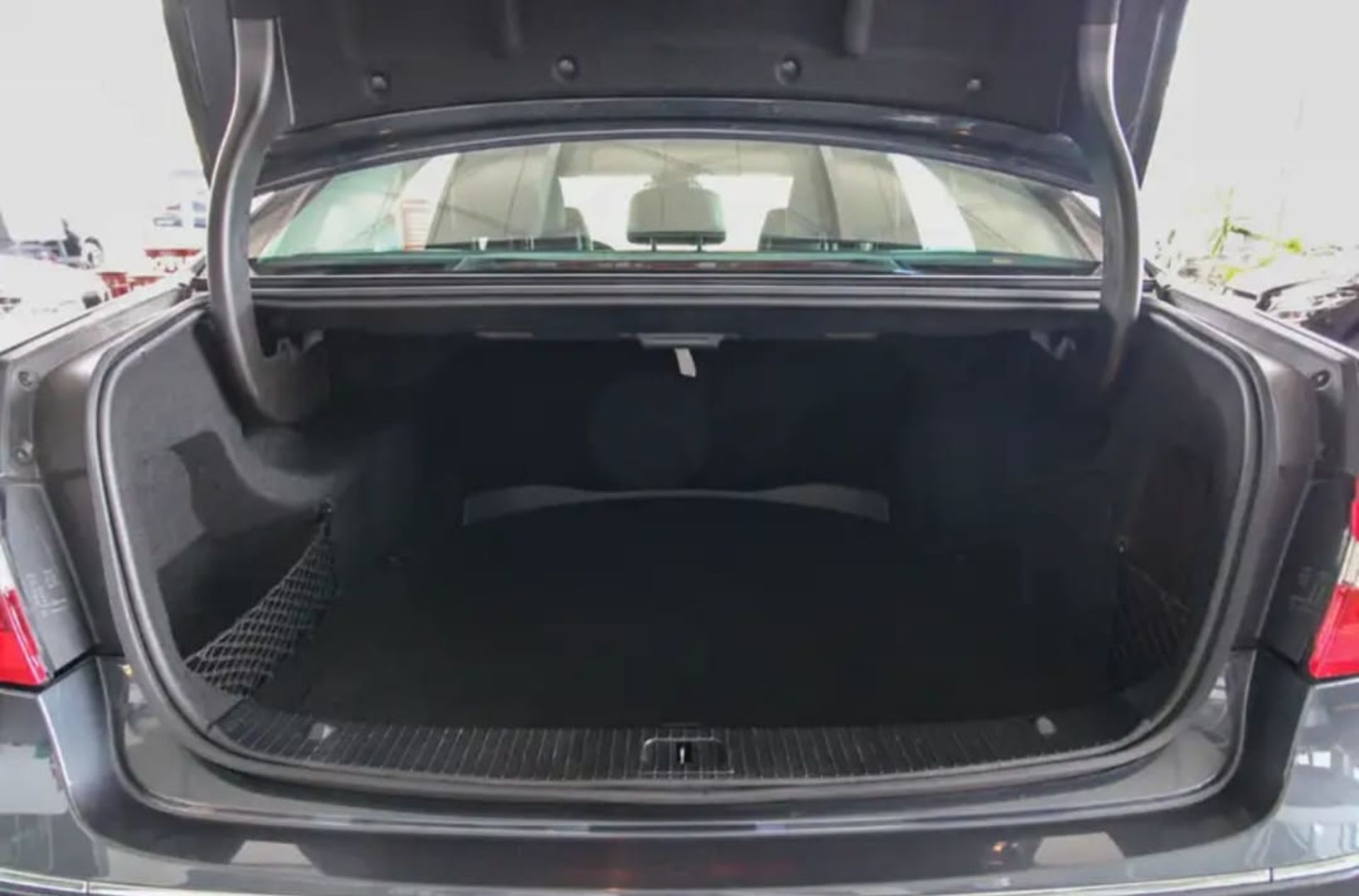 Mercedes-Benz E-Class  200 CGI  - 9