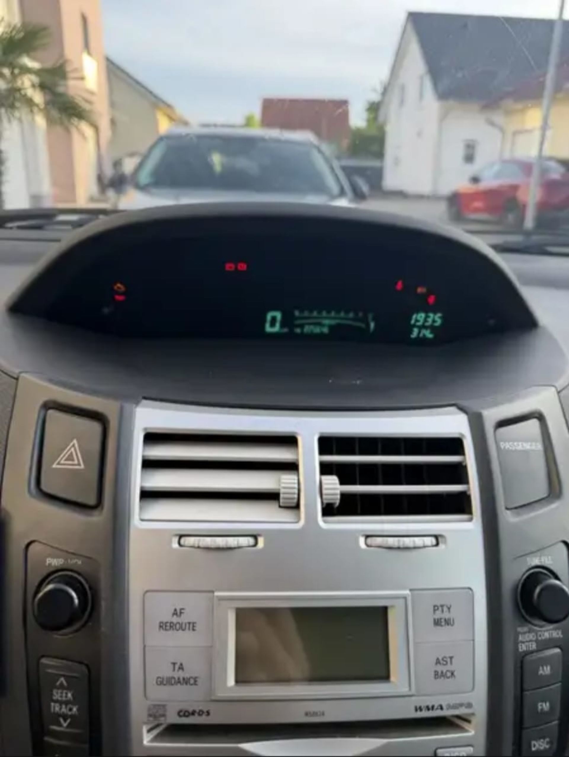 Toyota Yaris - 4