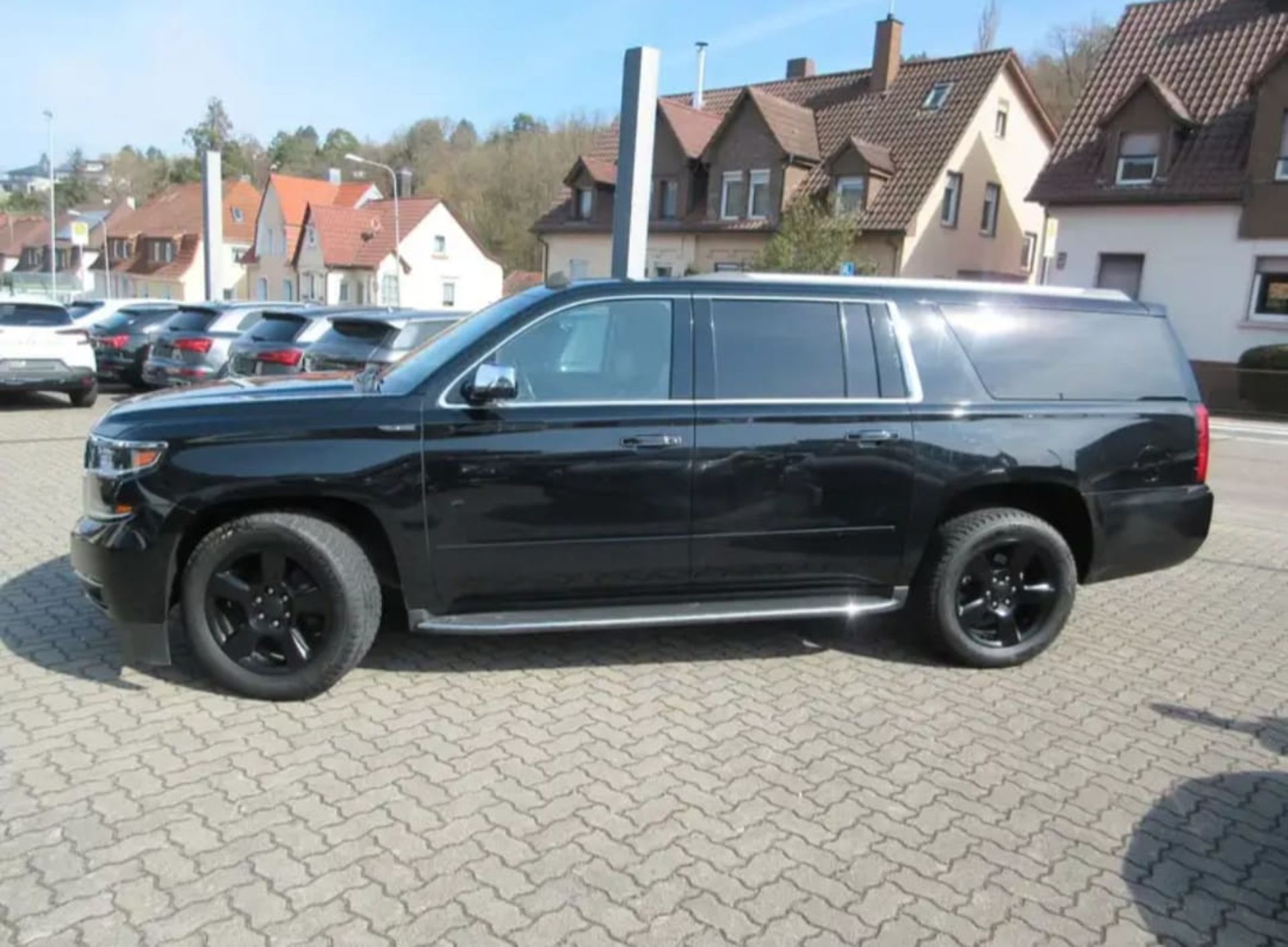 Chevrolet Suburban HD - 8