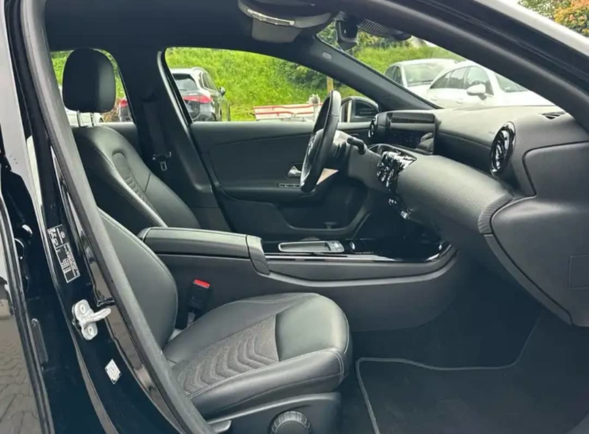 Mercedes-Benz A-Class 180 Advanced - 3