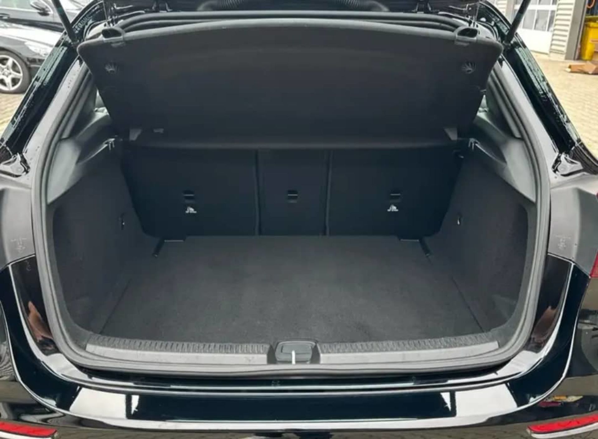 Mercedes-Benz A-Class 180 Advanced - 9