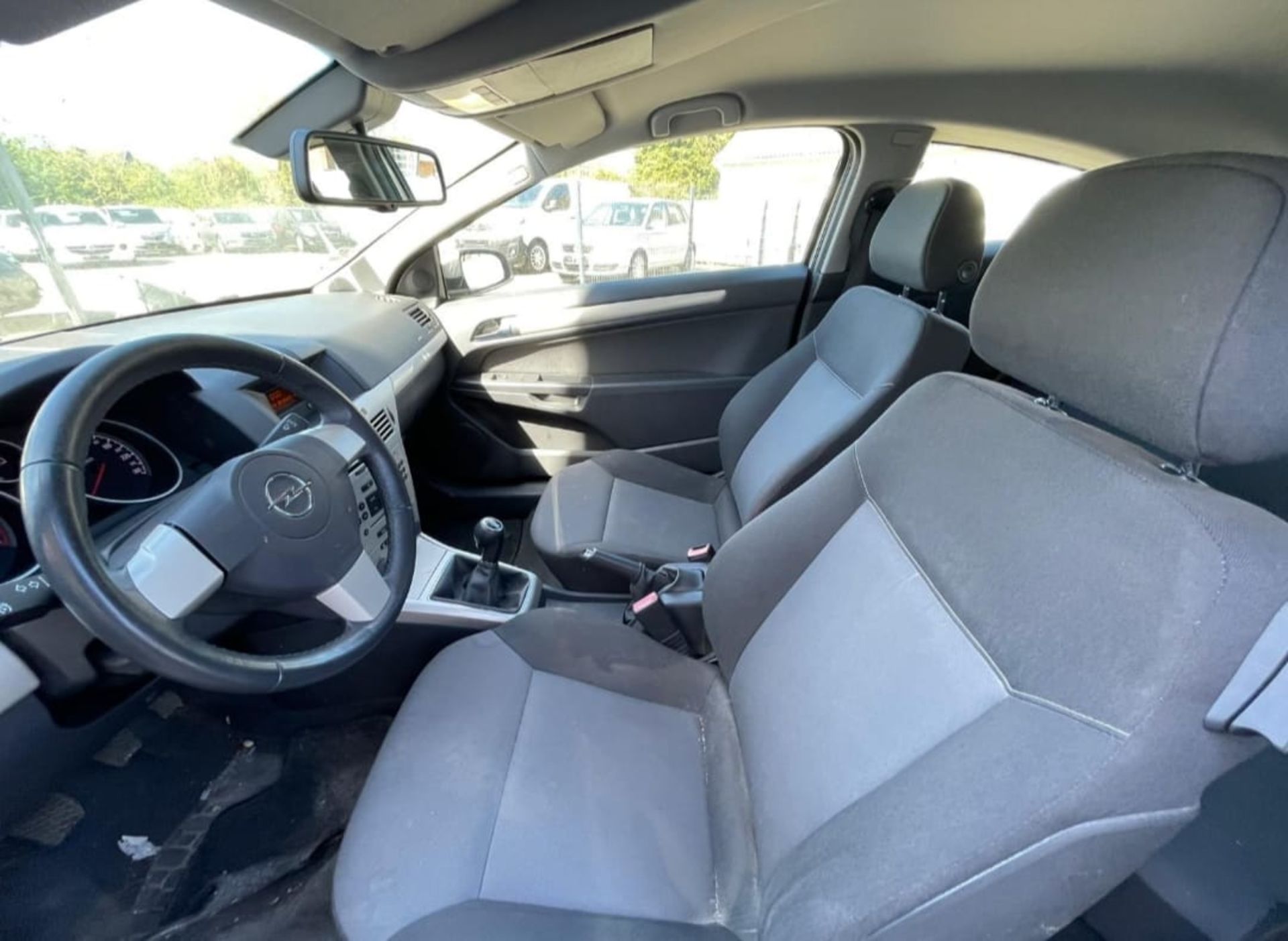 Opel Astra  H GTC 1.4  - 4