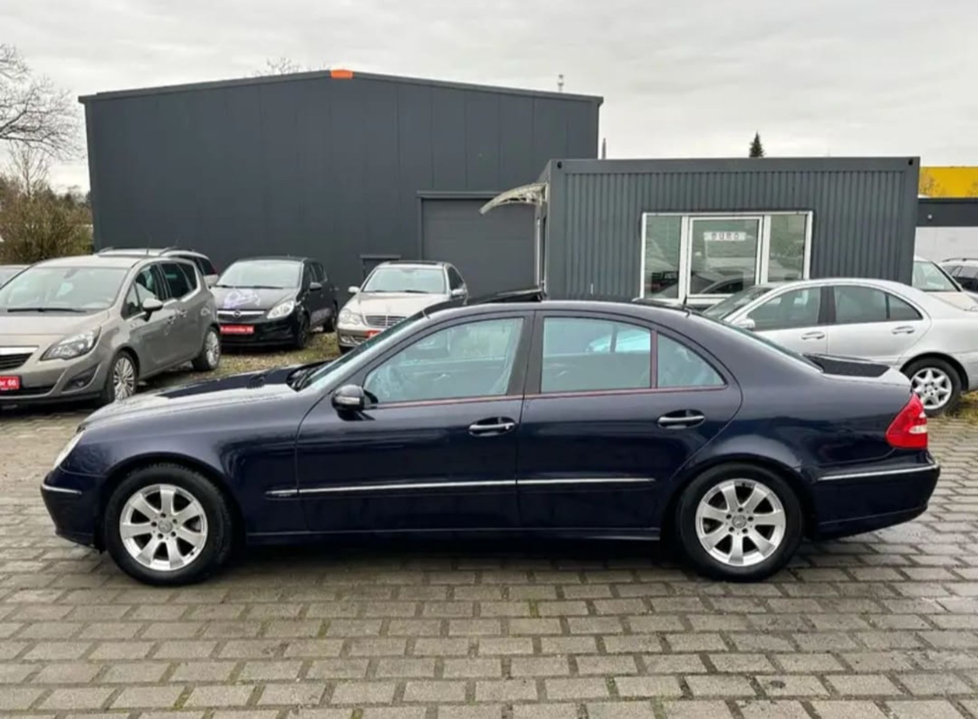Mercedes-Benz E-Class - 8
