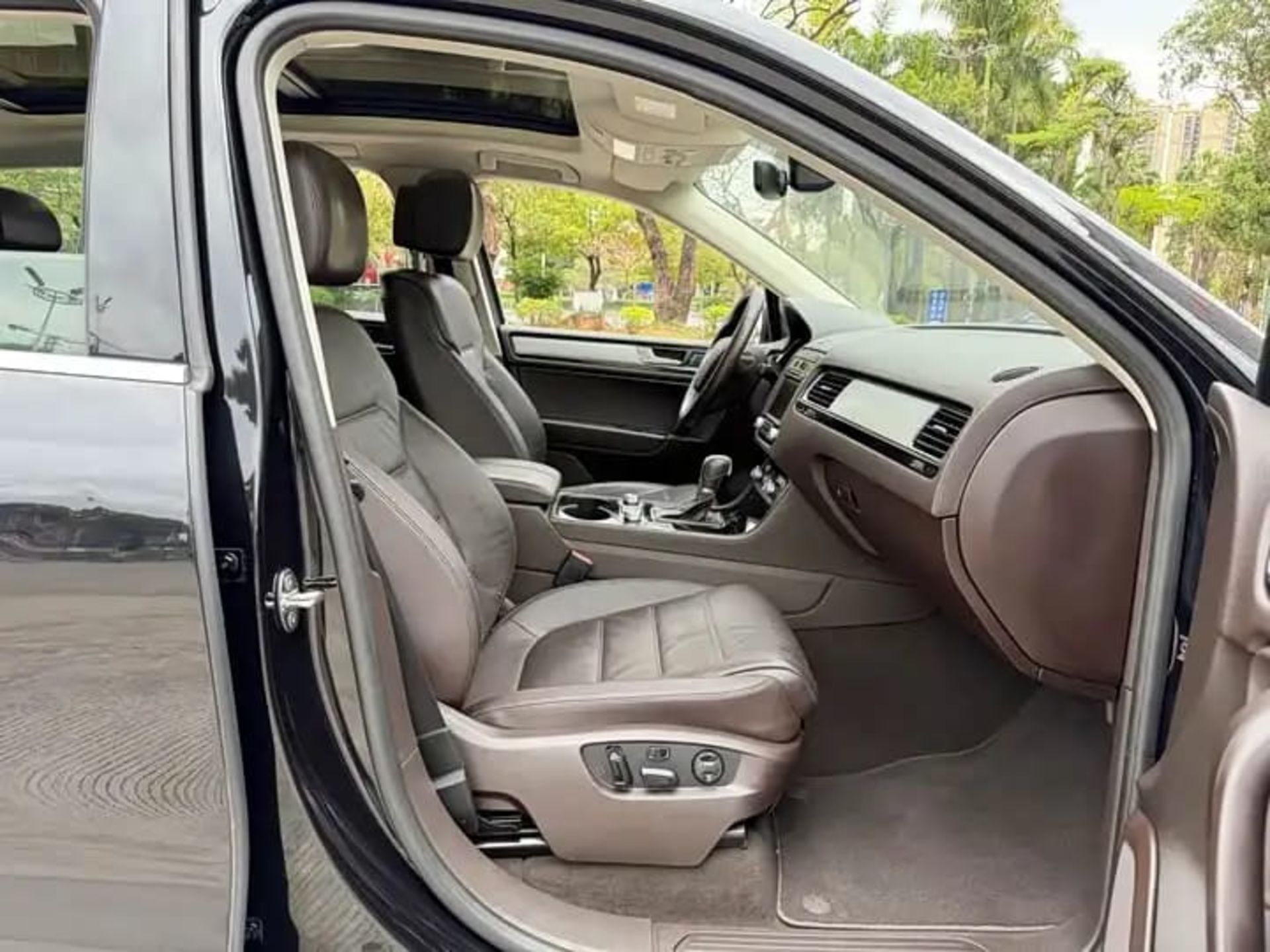 Volkswagen Touareg 3.0 TSI V6 4WD - 4