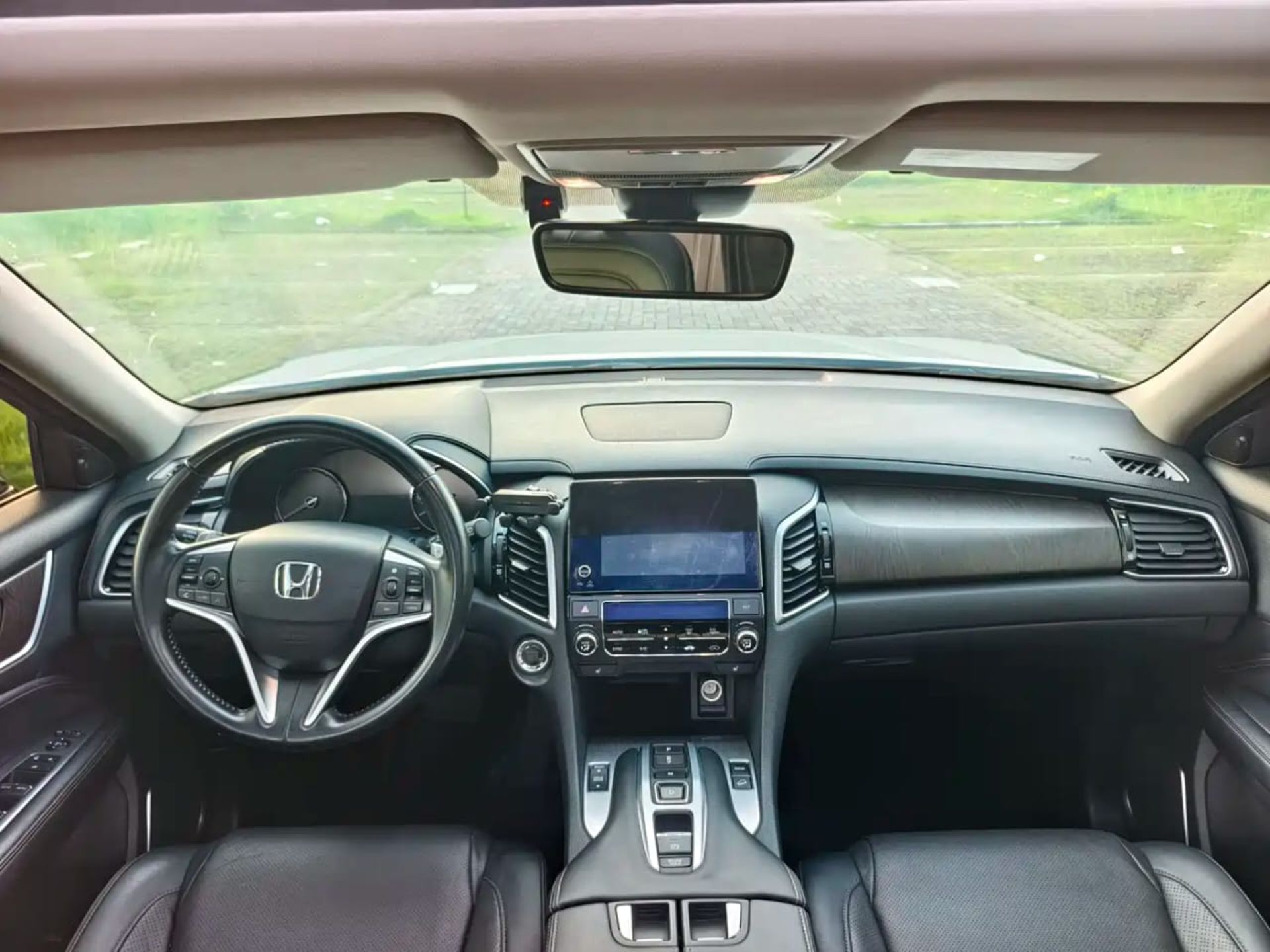 Honda AVANCIER - 2