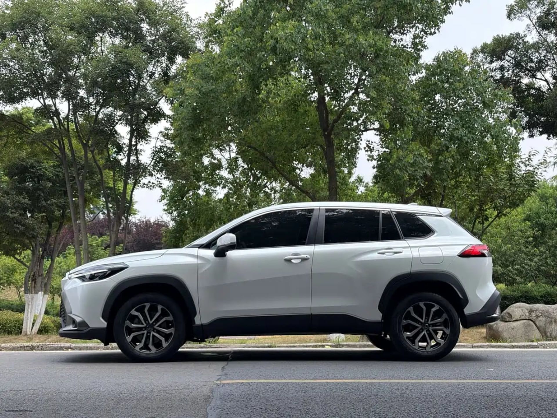 Toyota FRONTLANDER - 6