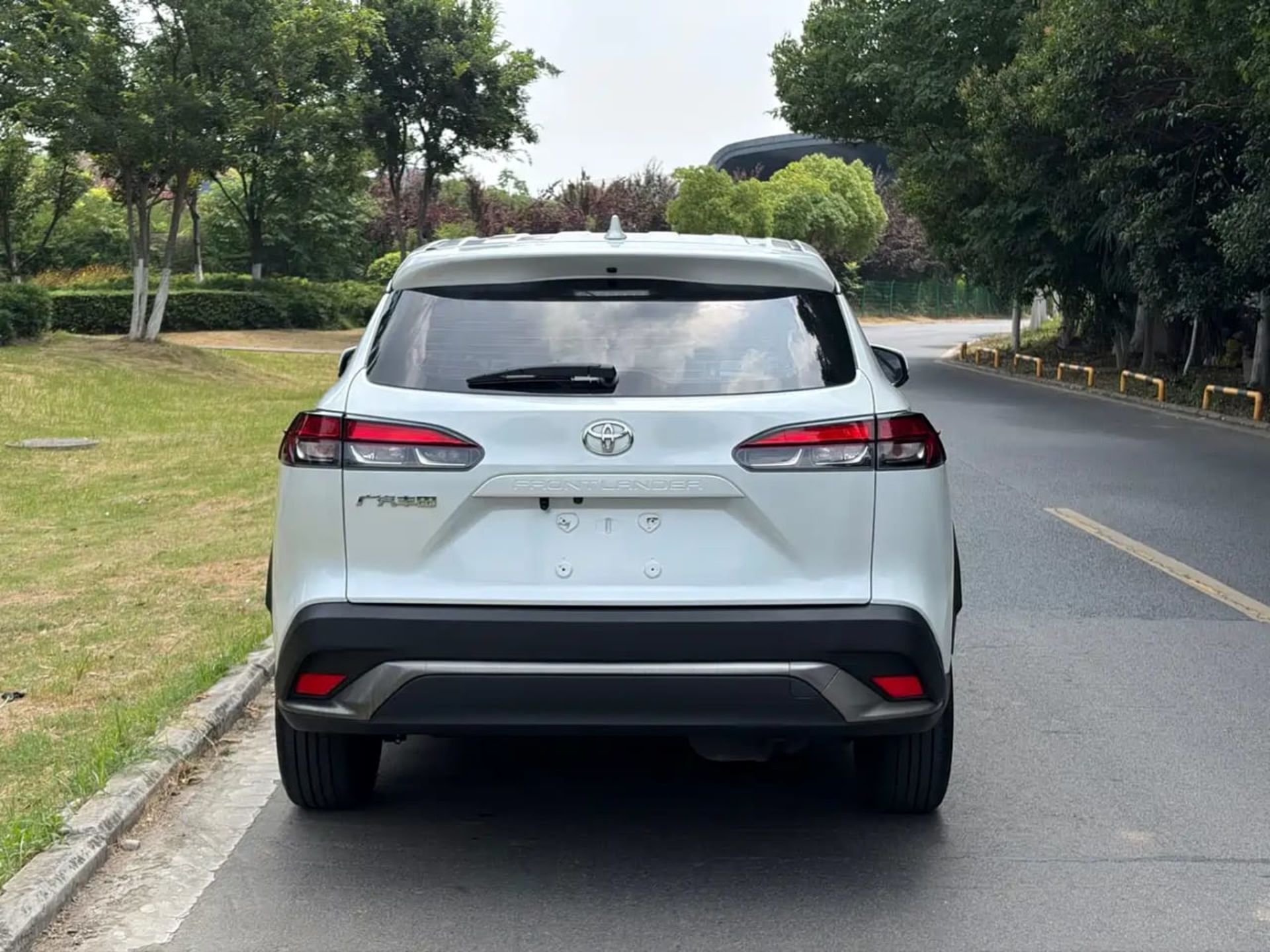 Toyota FRONTLANDER - 10