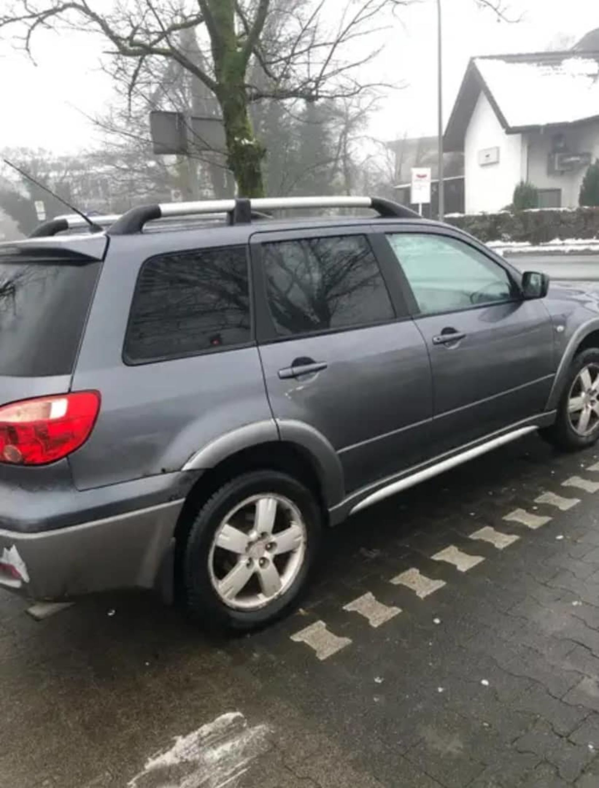 Mitsubishi Outlander - 3