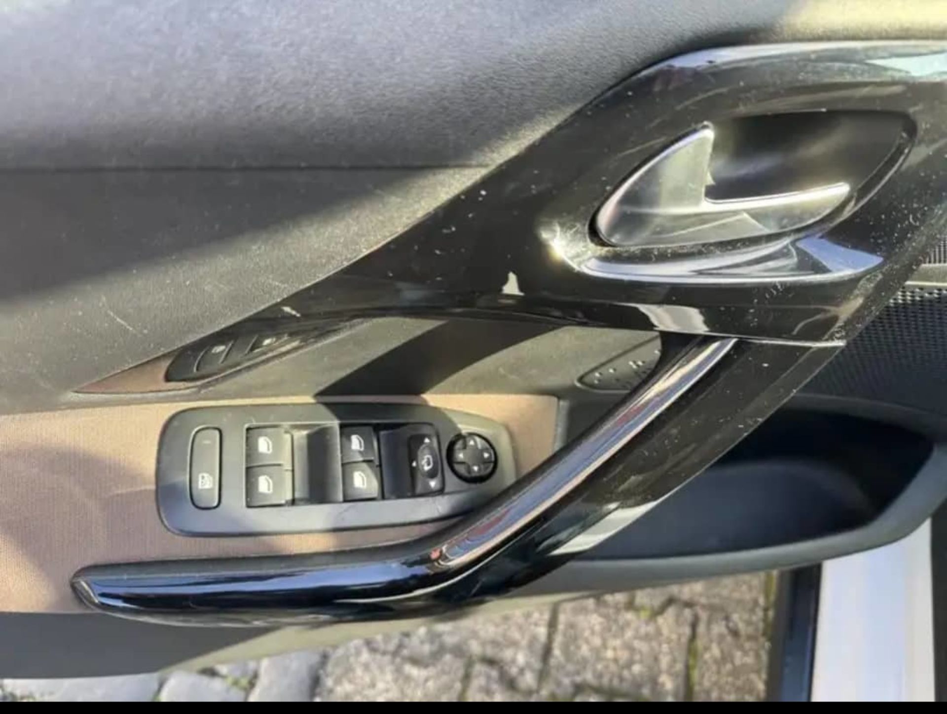 Peugeot 2008 - 4