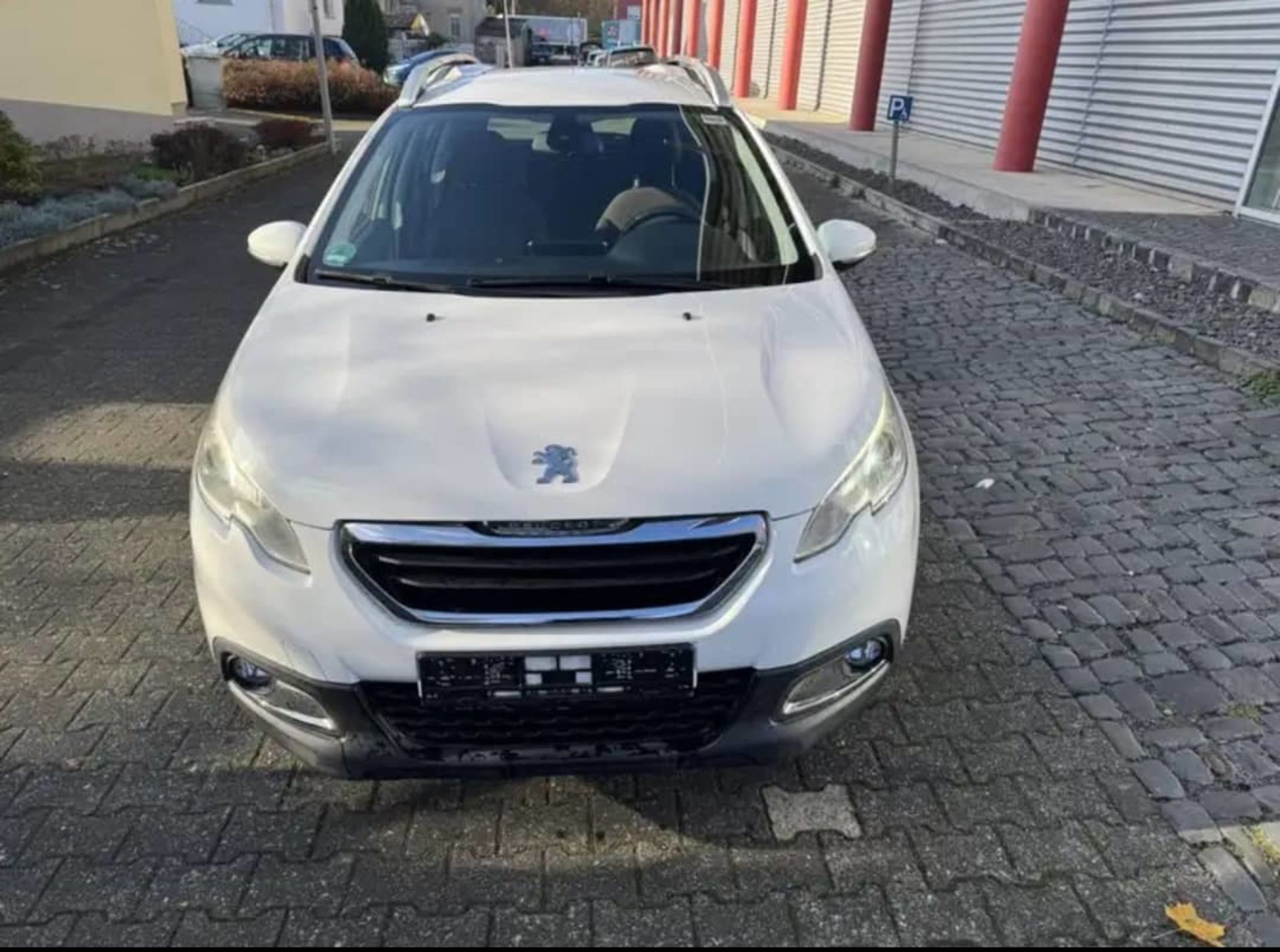 Peugeot 2008 - 8