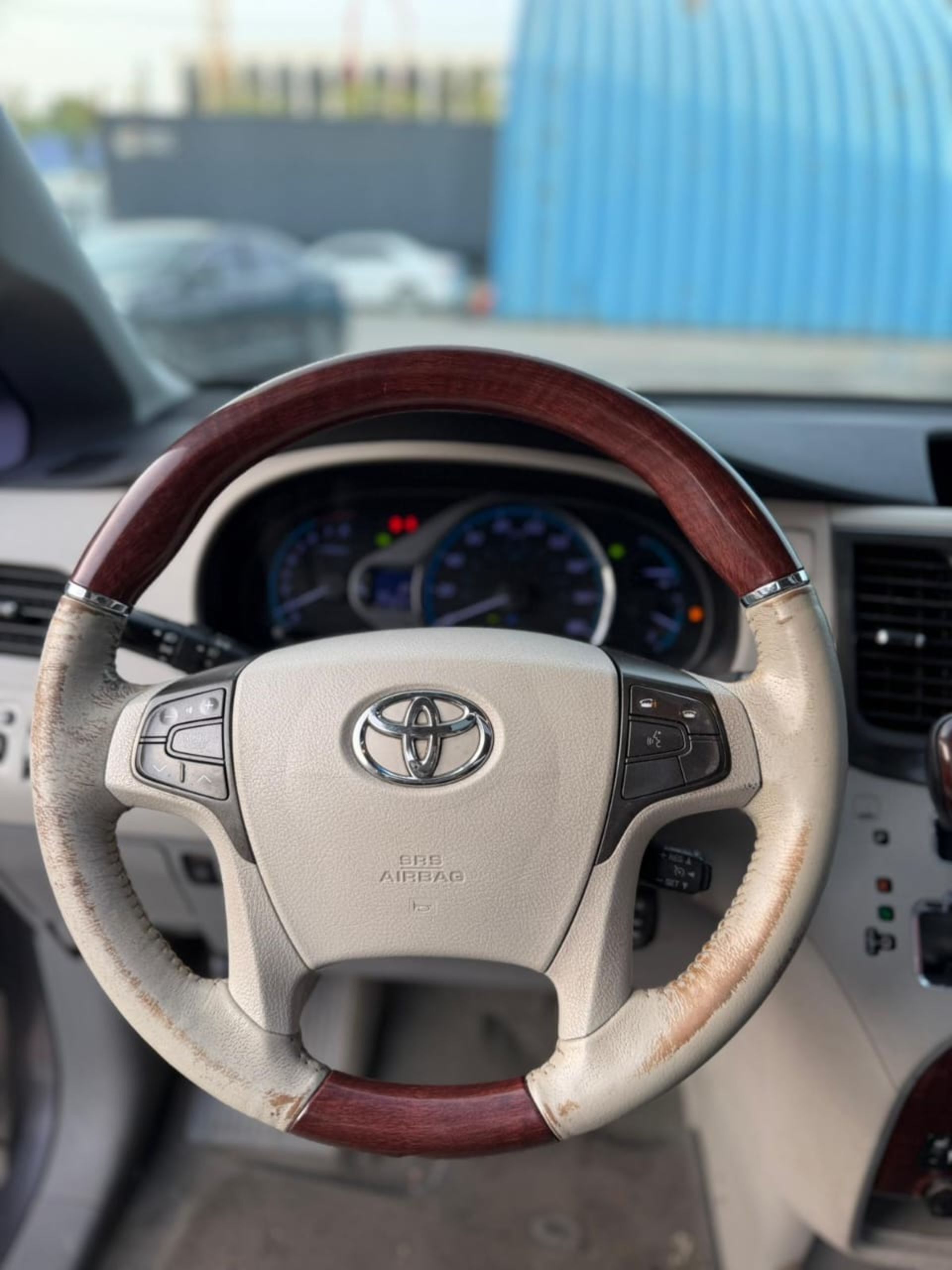 Toyota Sienna - 2