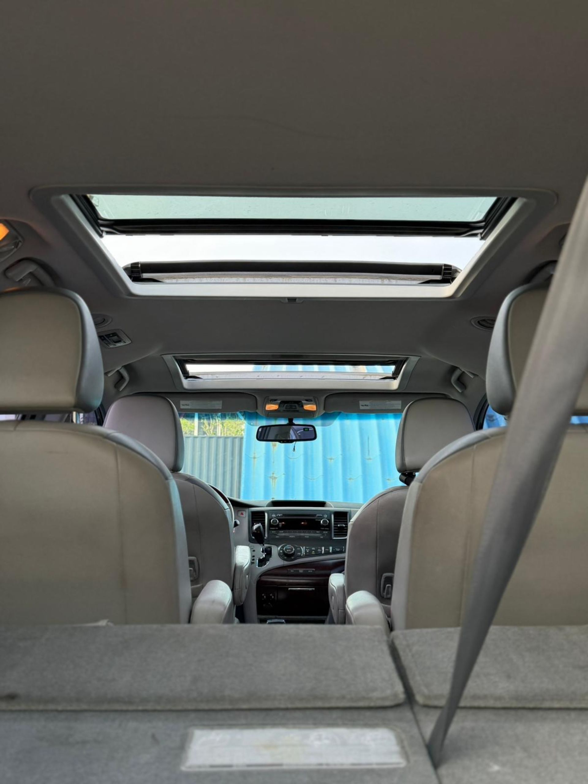 Toyota Sienna - 3