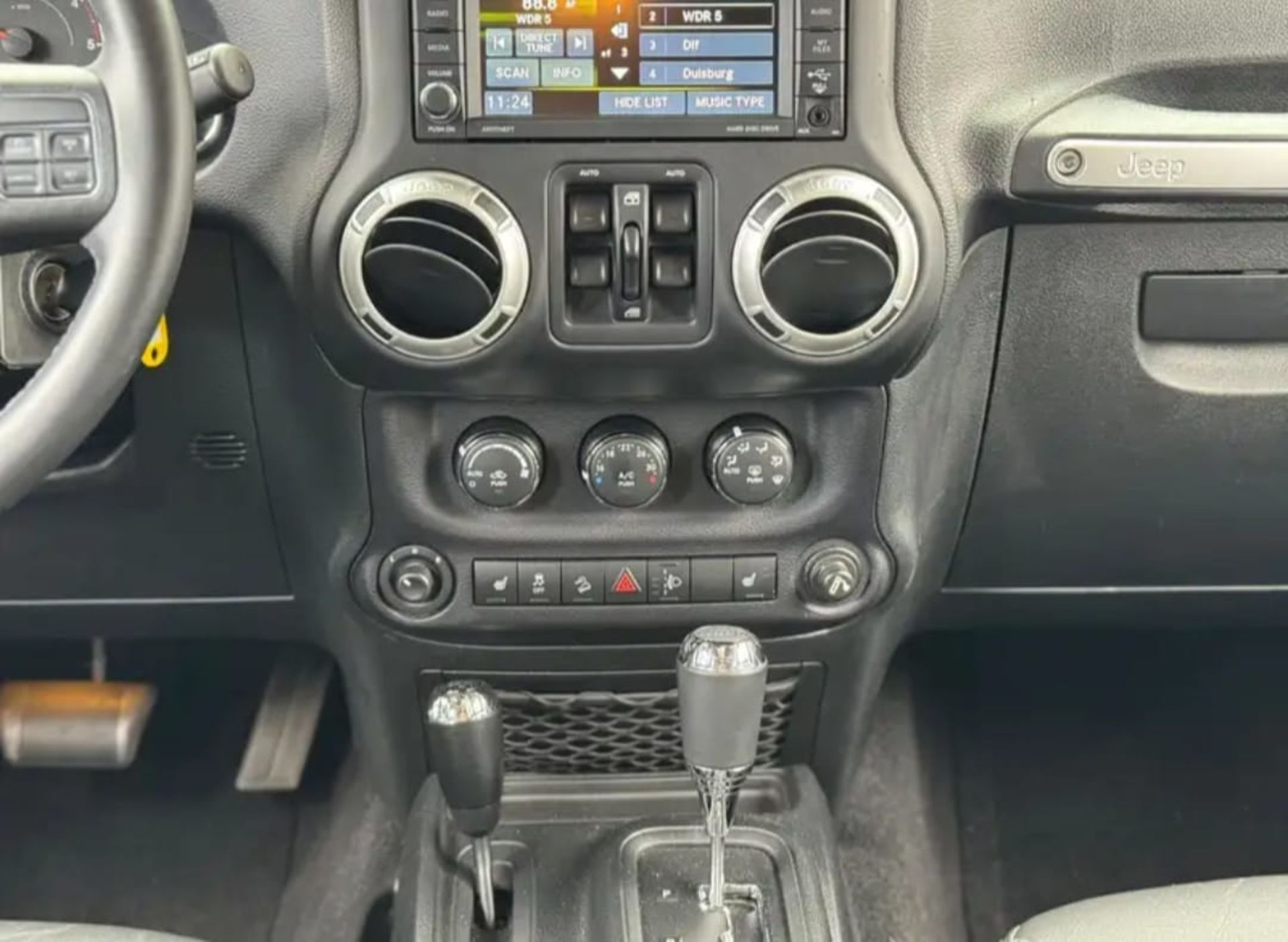 Jeep Wrangler  2.8 CRD DPF Sahara - 4