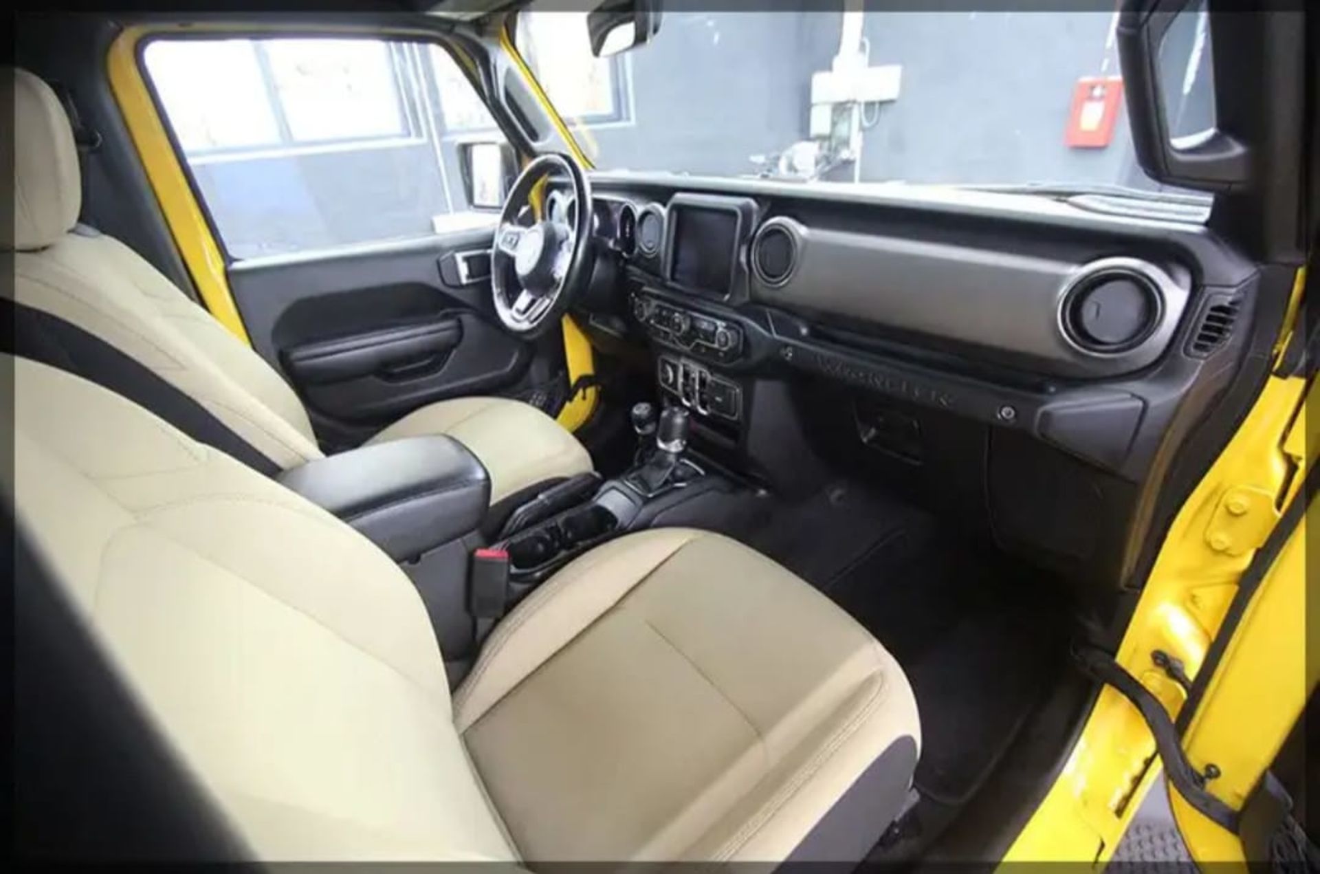 Jeep Wrangler  - 4