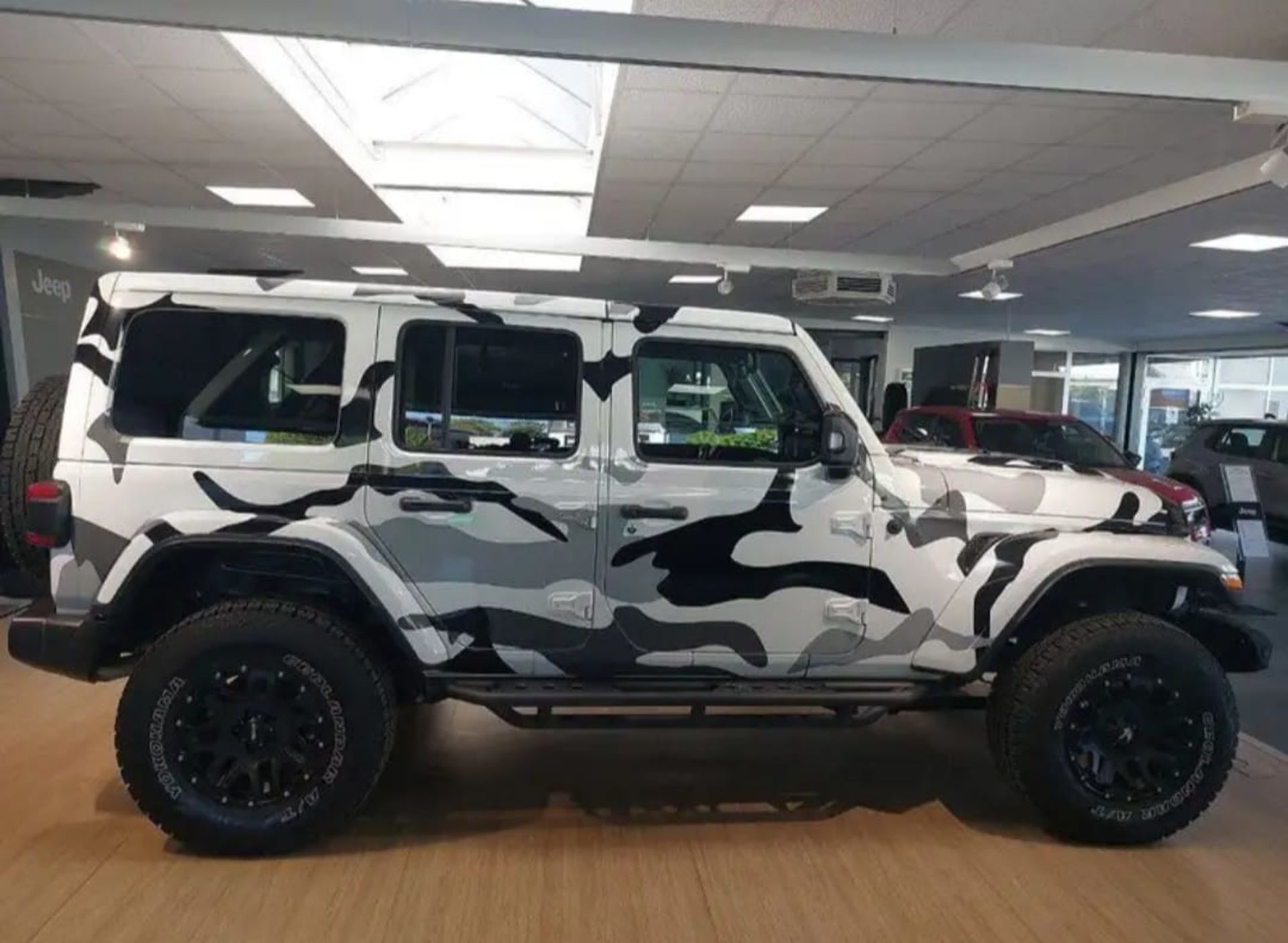 Jeep Wrangler  2.0 272PS UnLimited Sahara Camouflage . - 8