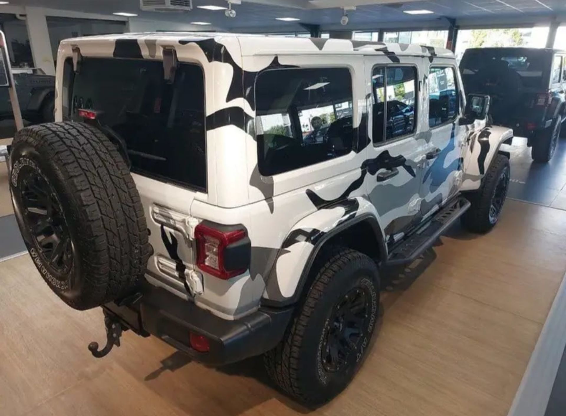 Jeep Wrangler  2.0 272PS UnLimited Sahara Camouflage . - 9