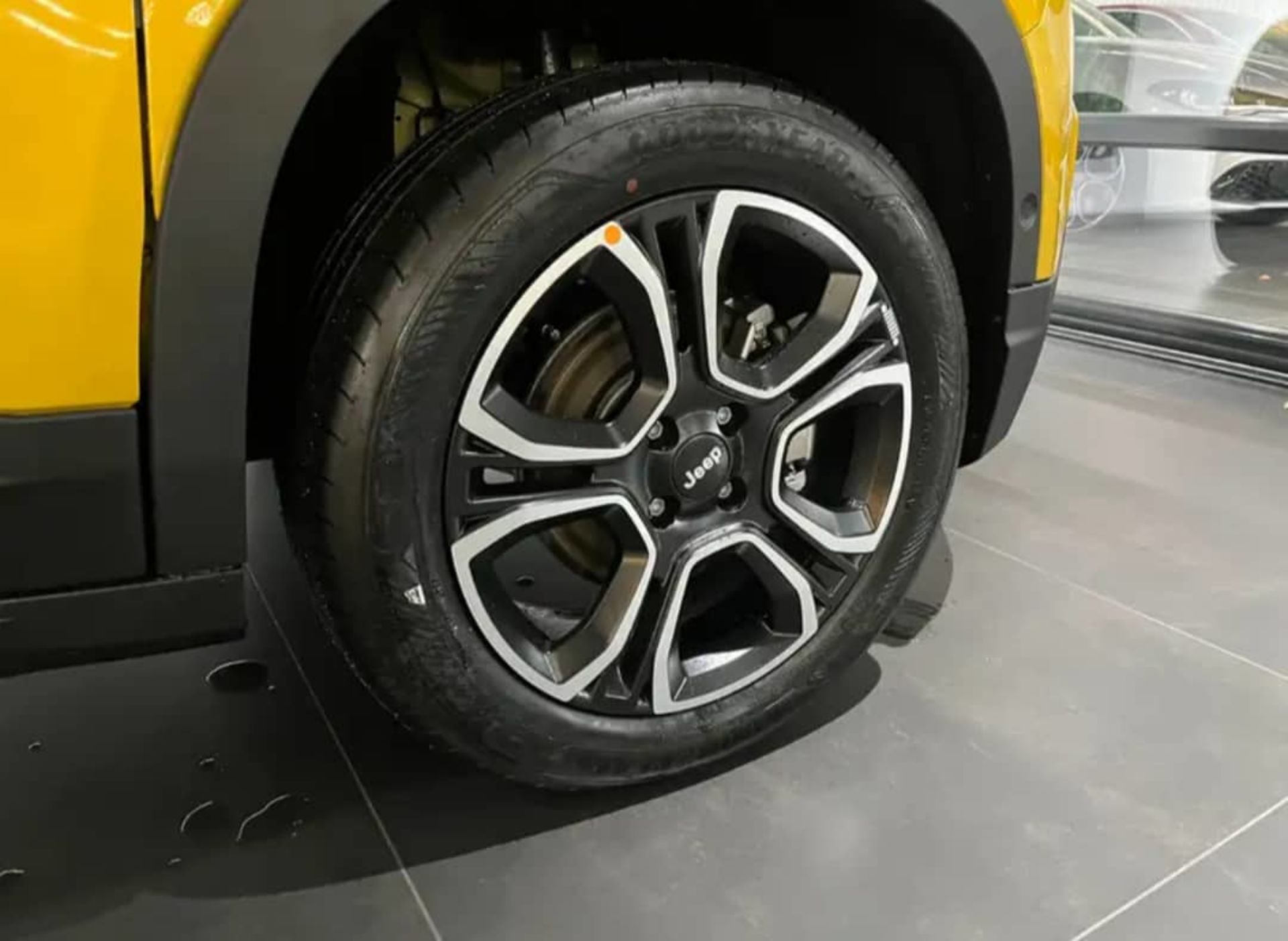 Jeep Avenger - 8
