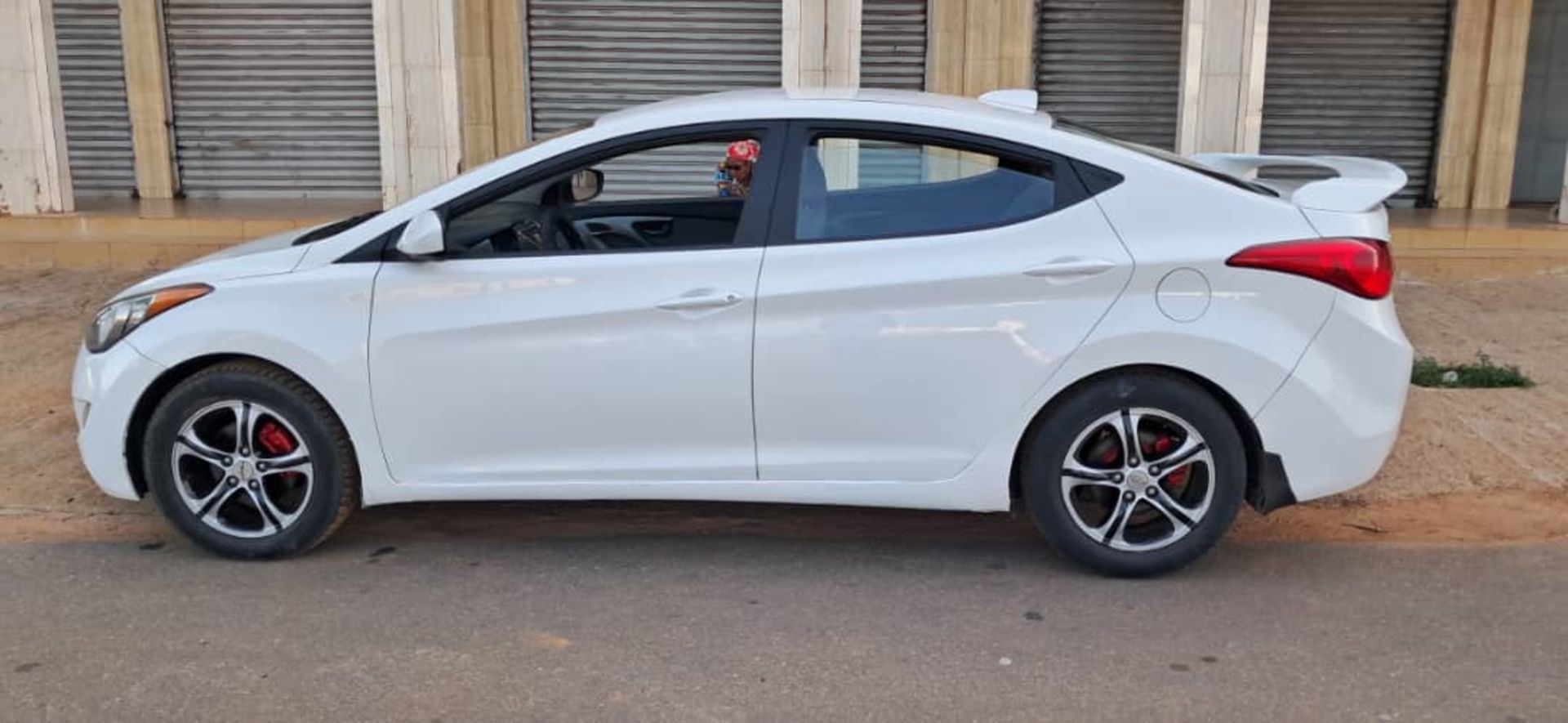 Hyundai Elentra - 4