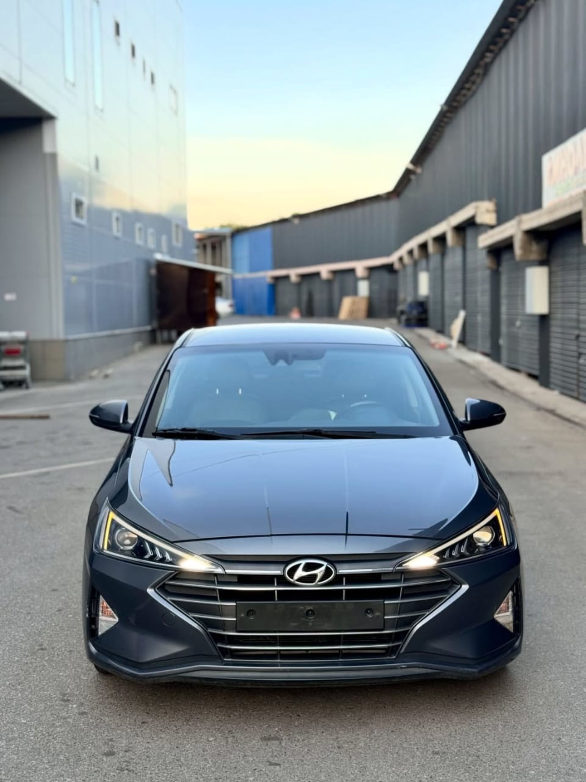 Hyundai AVANTE - 1