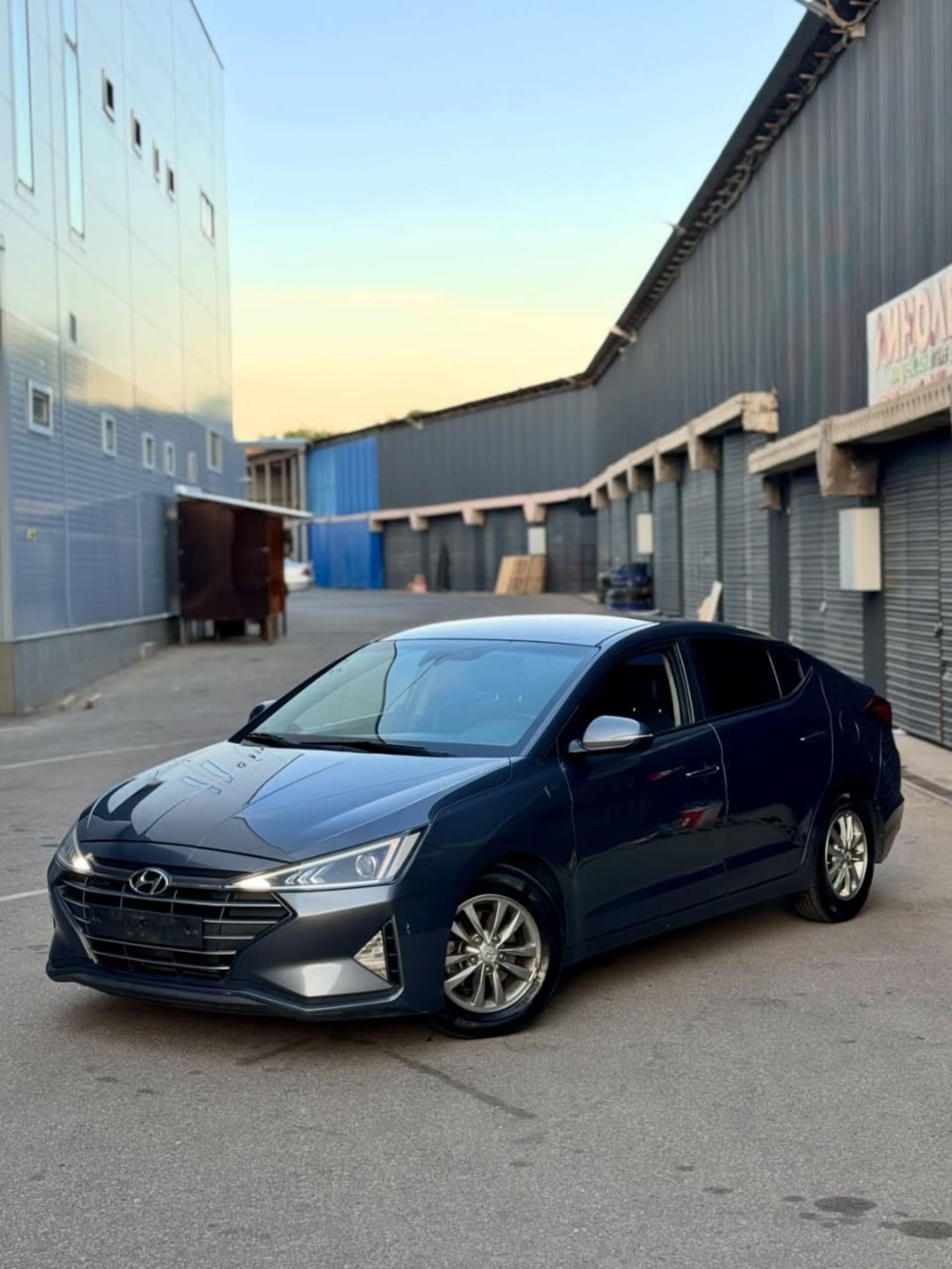 Hyundai AVANTE - 6