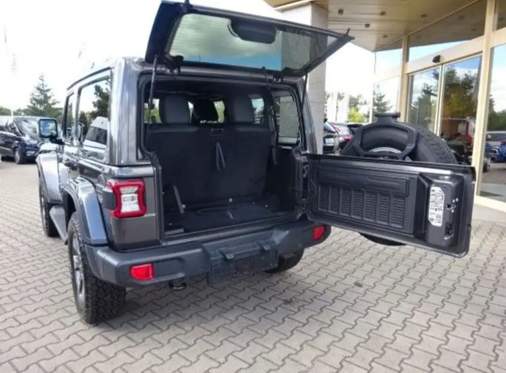 Jeep Wrangler  - 9