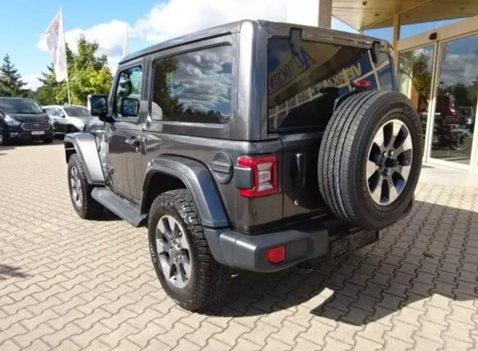 Jeep Wrangler  - 10