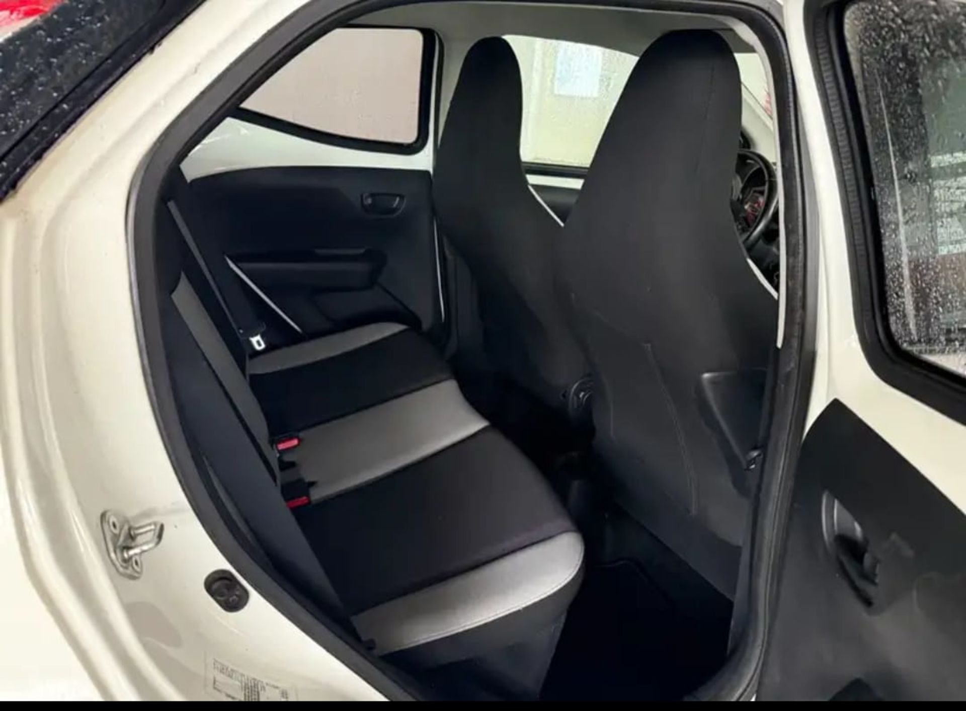 Toyota Aygo  1.0 x-busyness  - 3