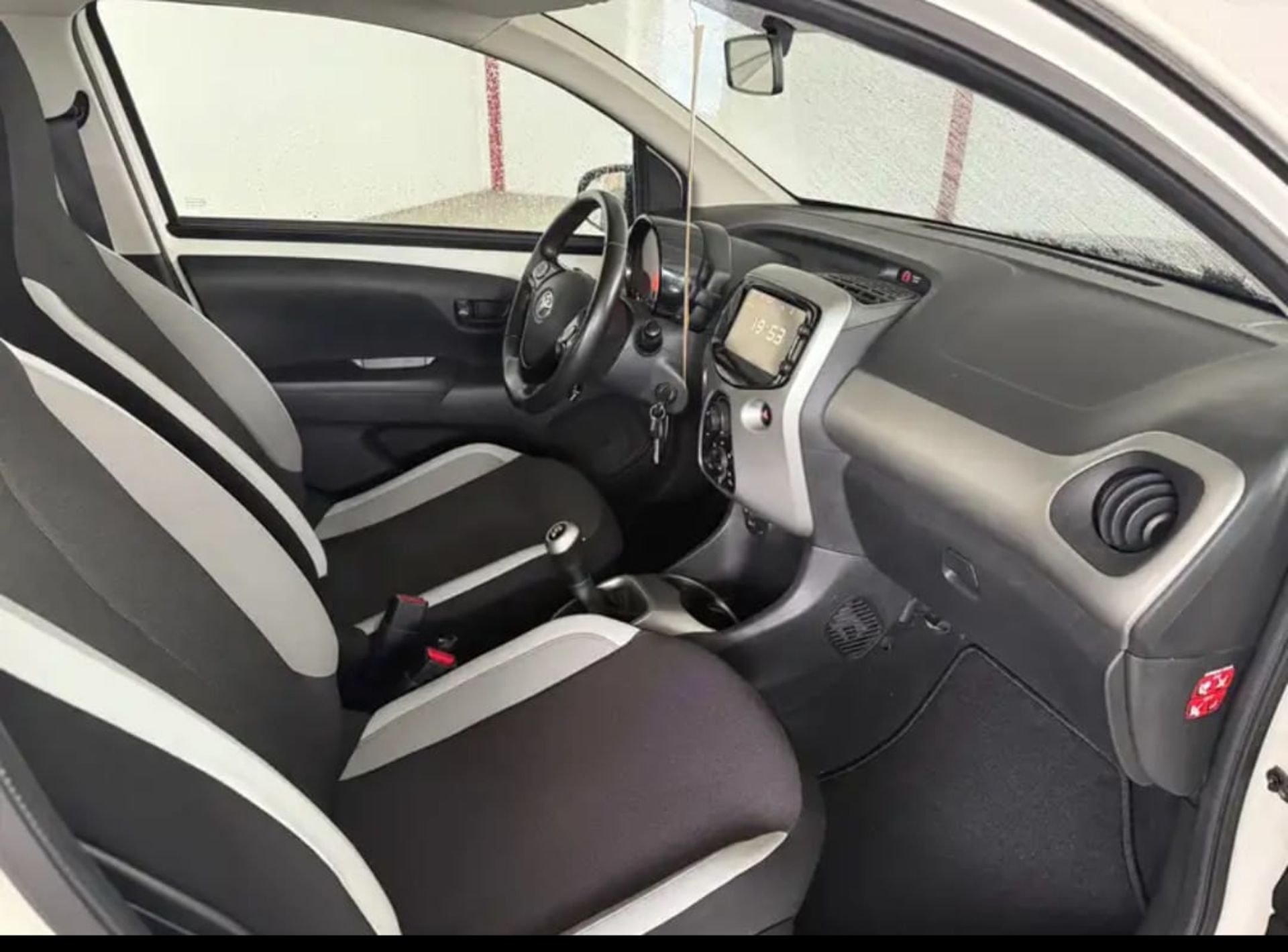 Toyota Aygo  1.0 x-busyness  - 4