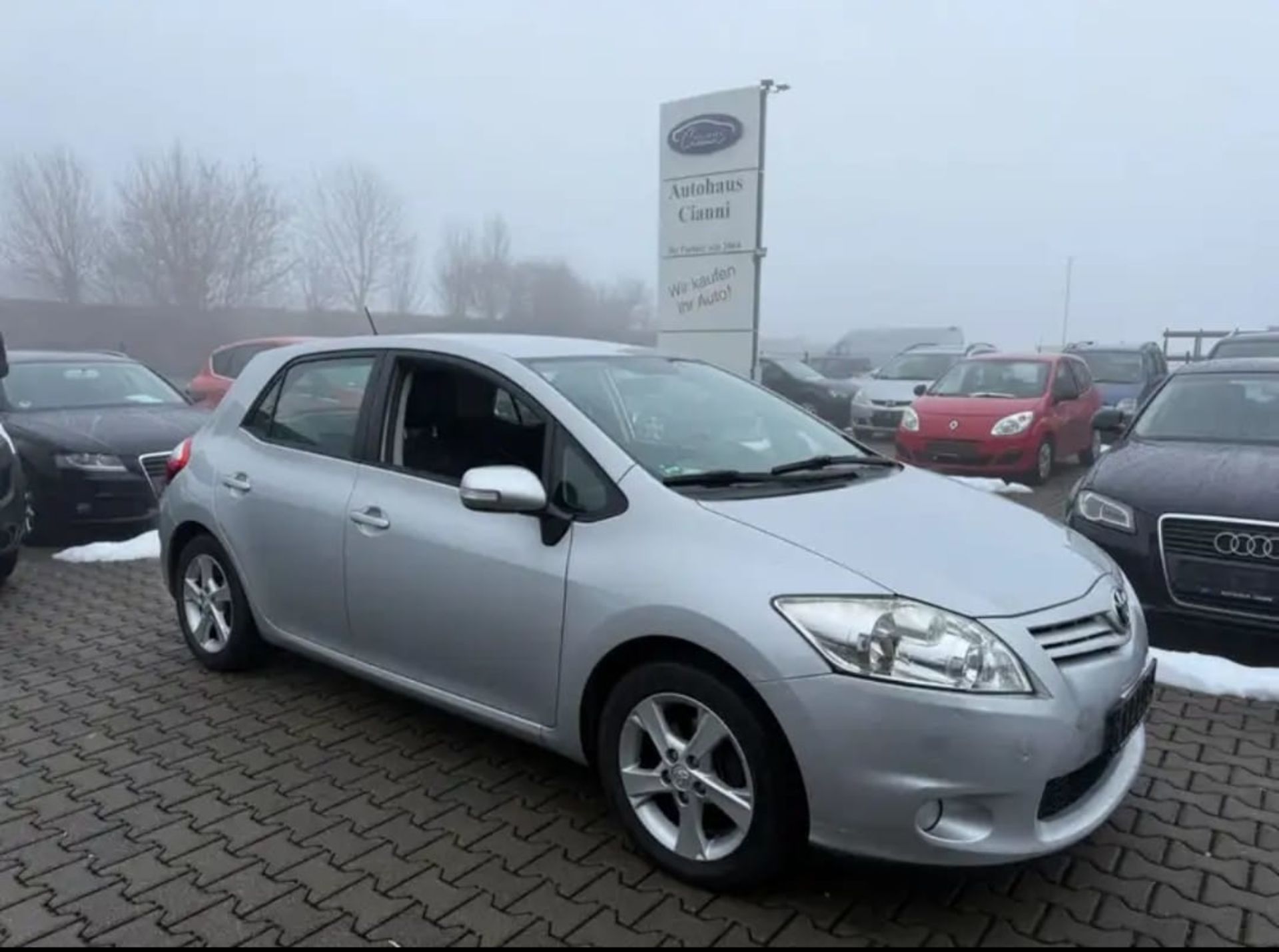 Toyota Auris - 1