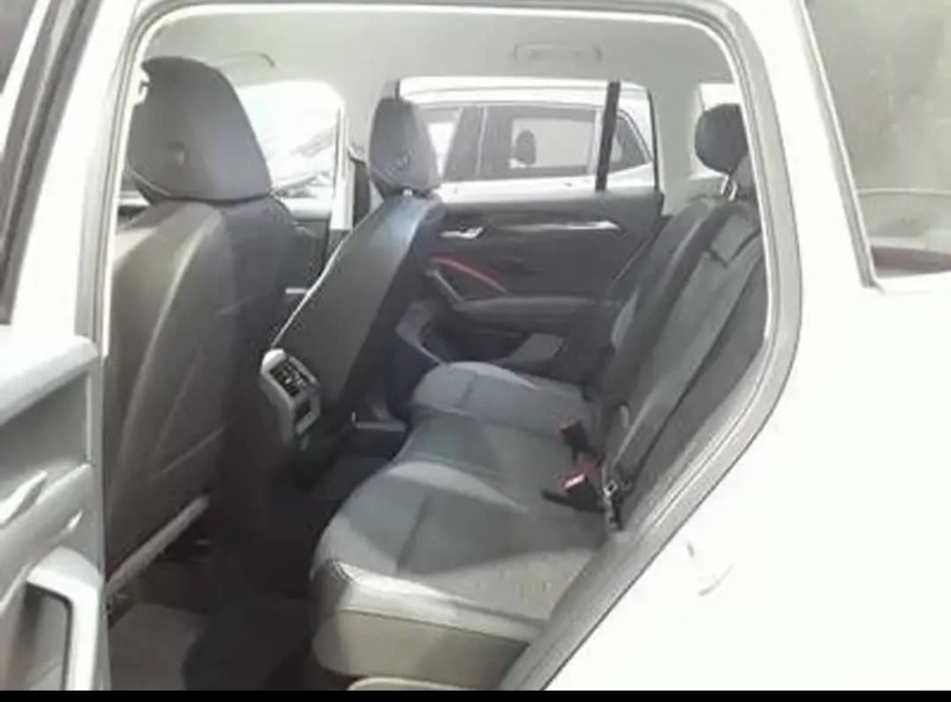 Volkswagen Tiguan  1.5 ETSI  - 3