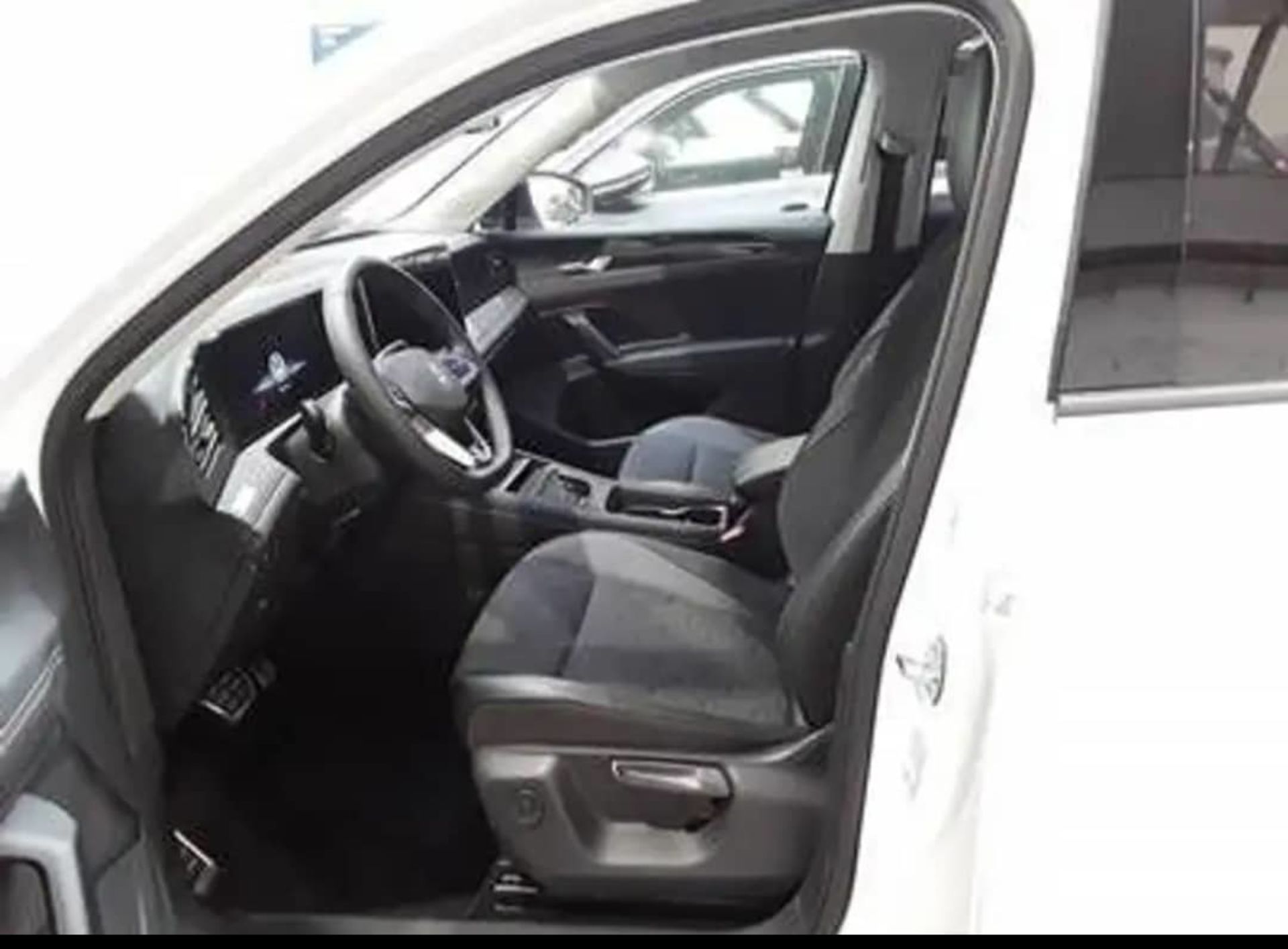Volkswagen Tiguan  1.5 ETSI  - 2