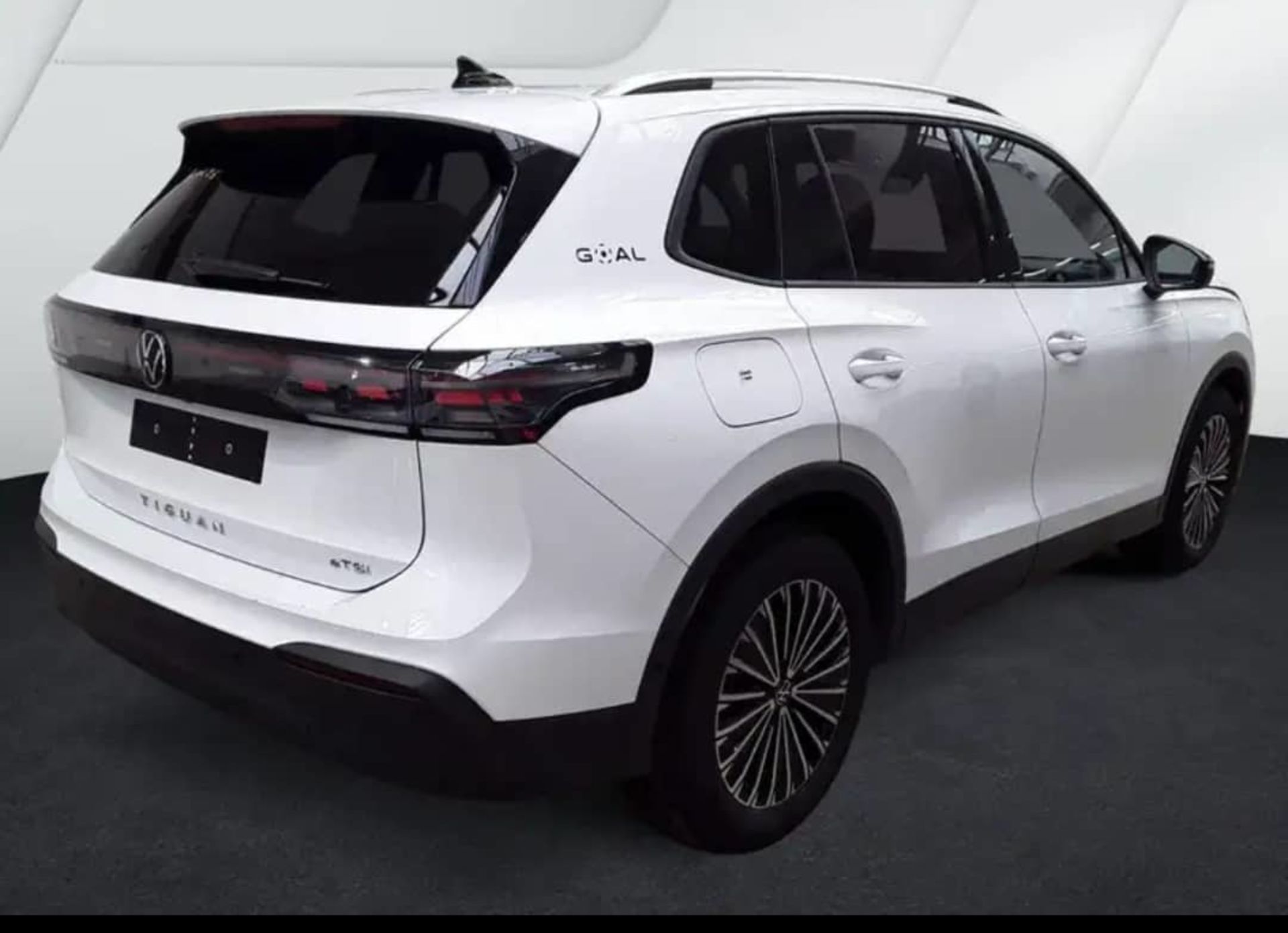 Volkswagen Tiguan  1.5 ETSI  - 6