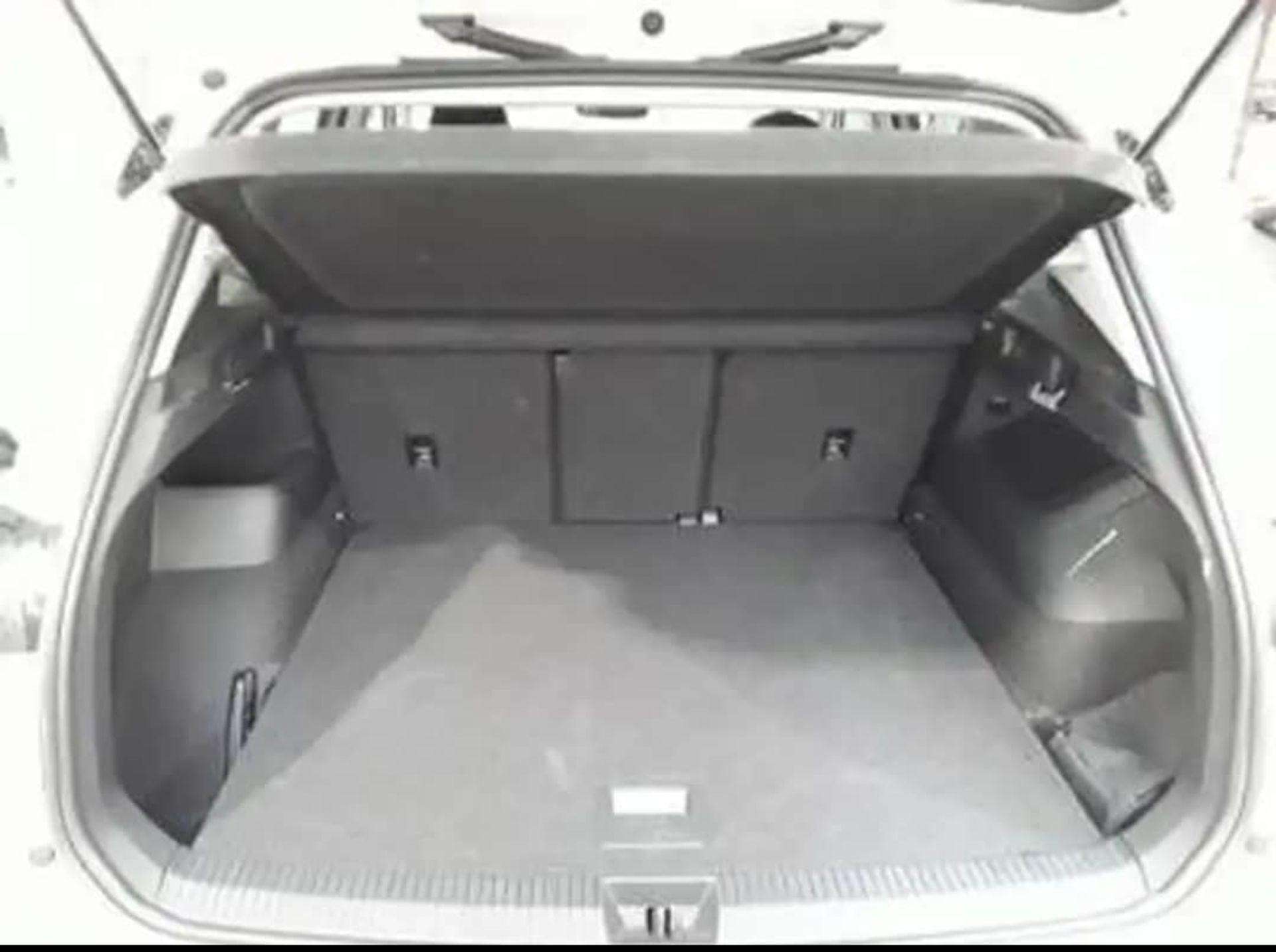 Volkswagen Tiguan  1.5 ETSI  - 4