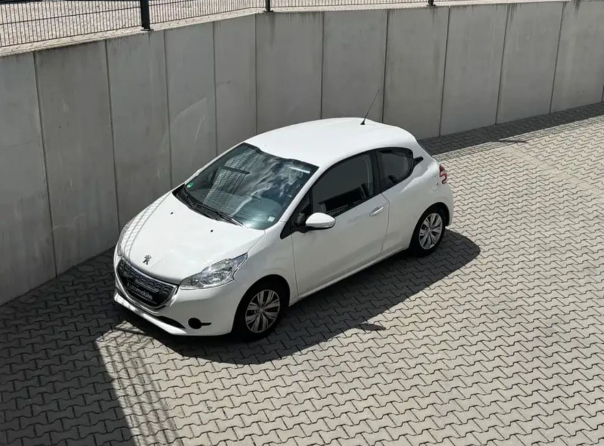 Peugeot 208 - 5