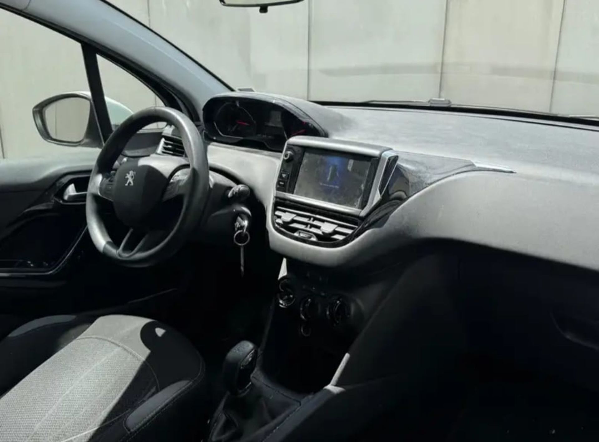 Peugeot 208 - 2