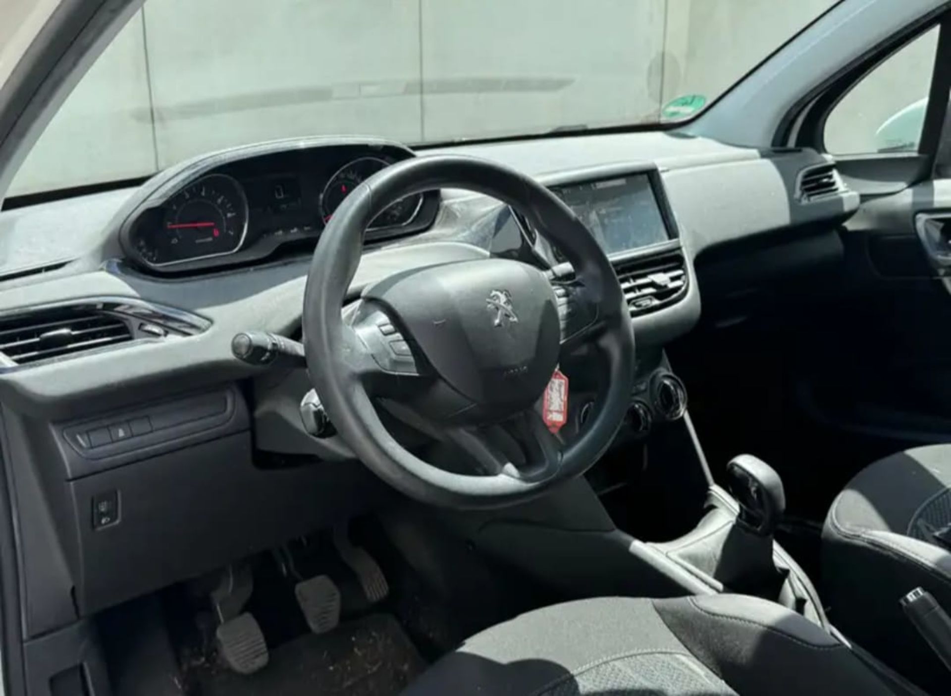 Peugeot 208 - 3