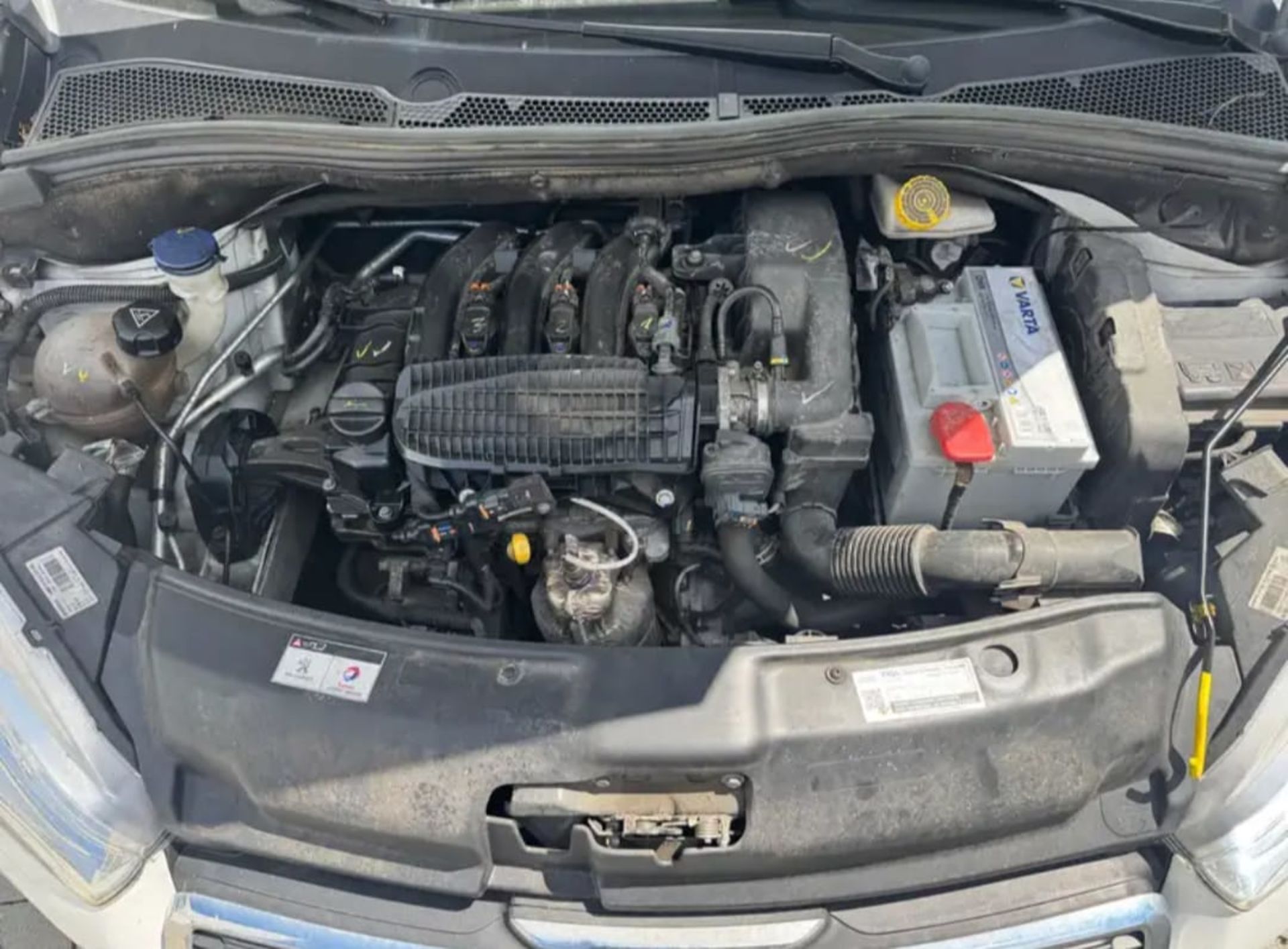 Peugeot 208 - 10