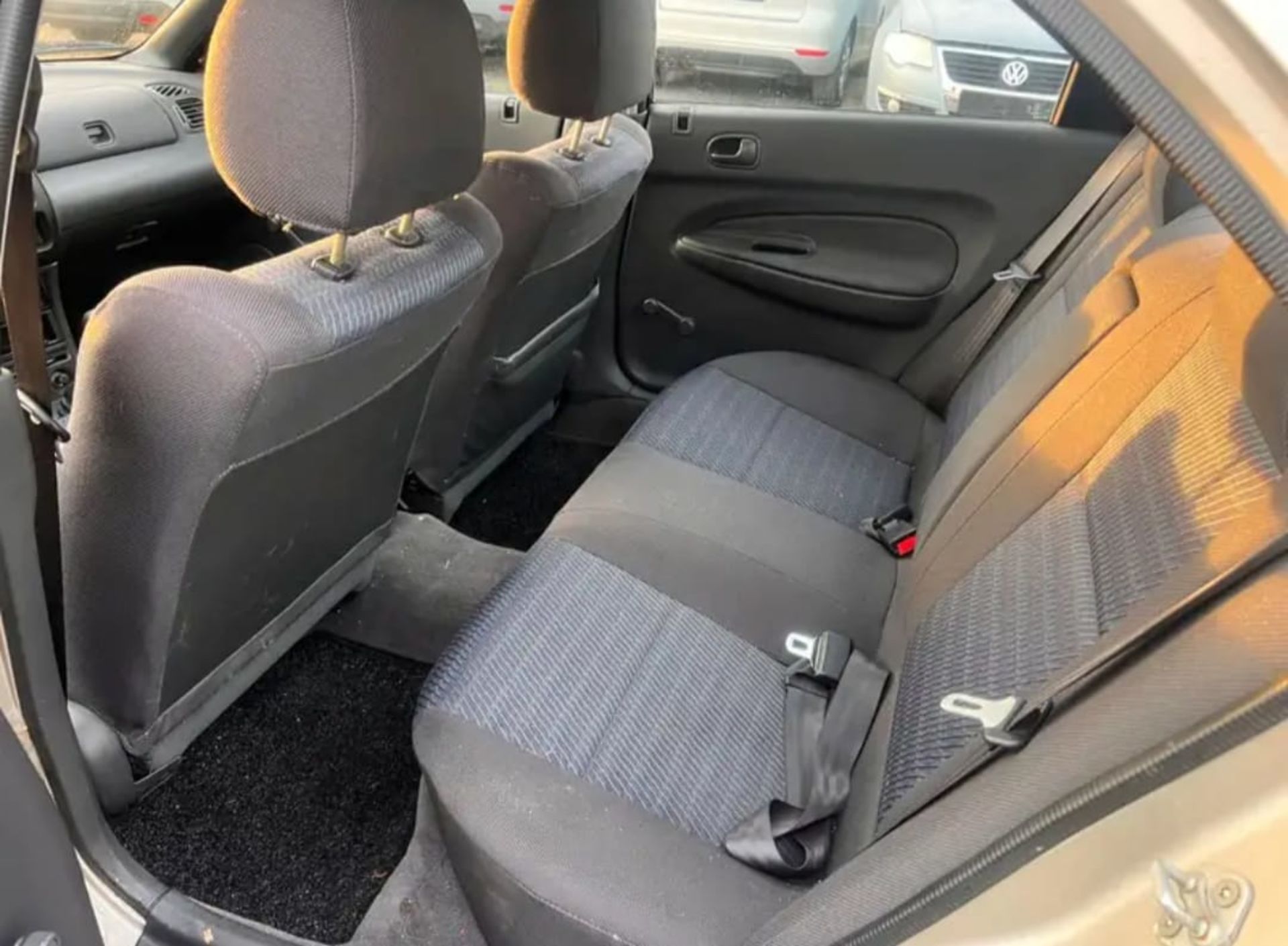 Mazda 323 - 3