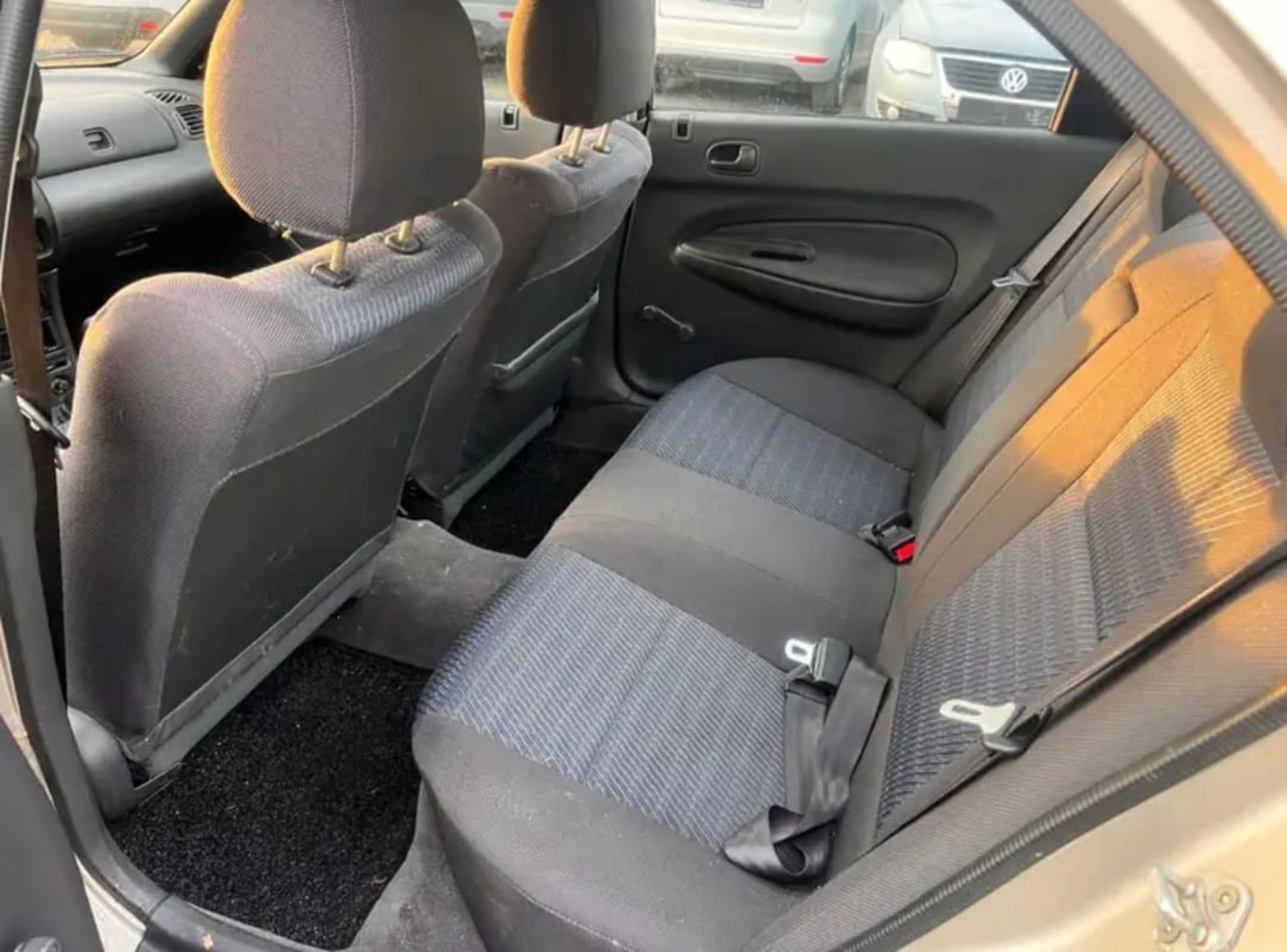 Mazda 323 - 4