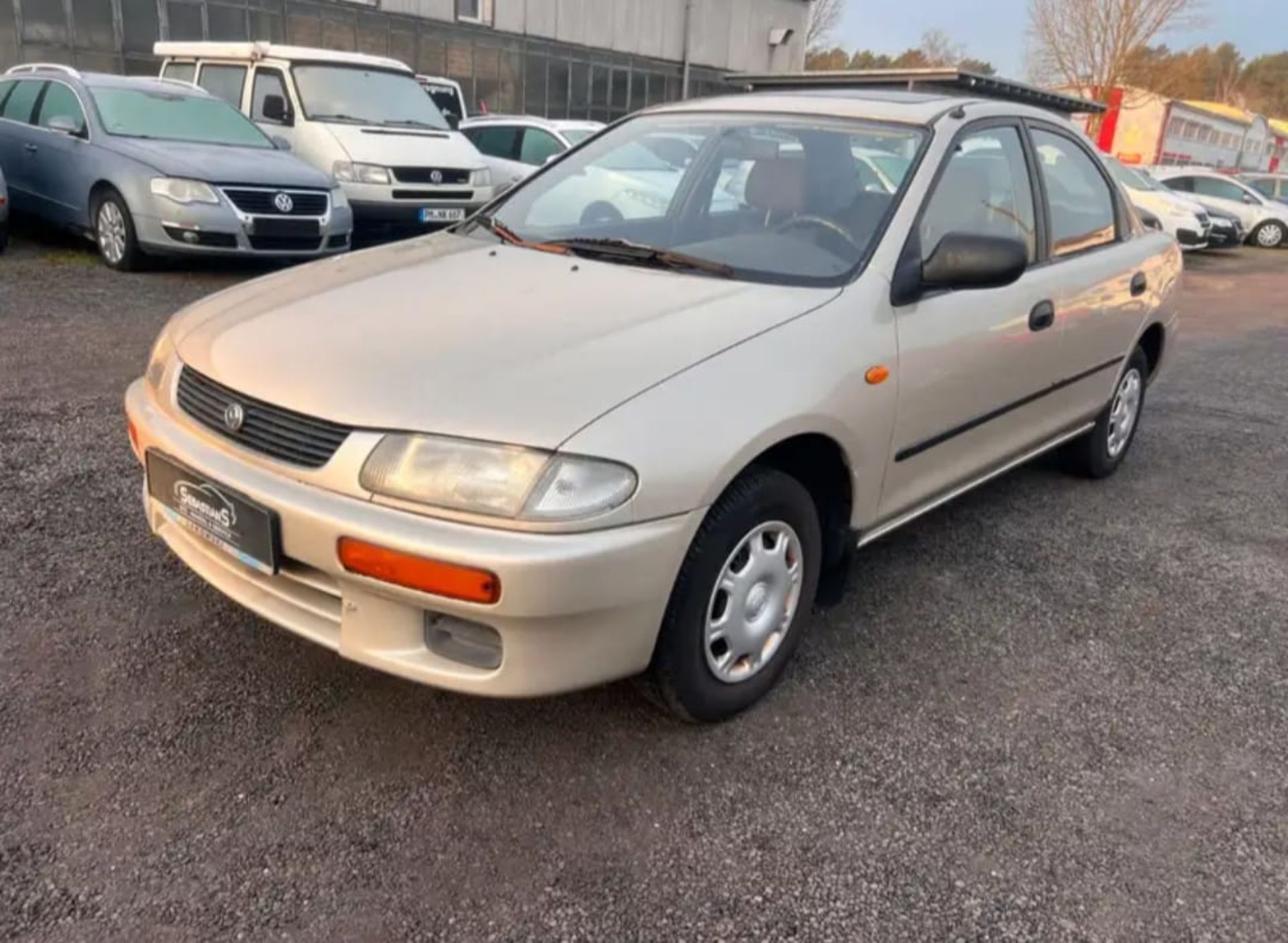 Mazda 323 - 9