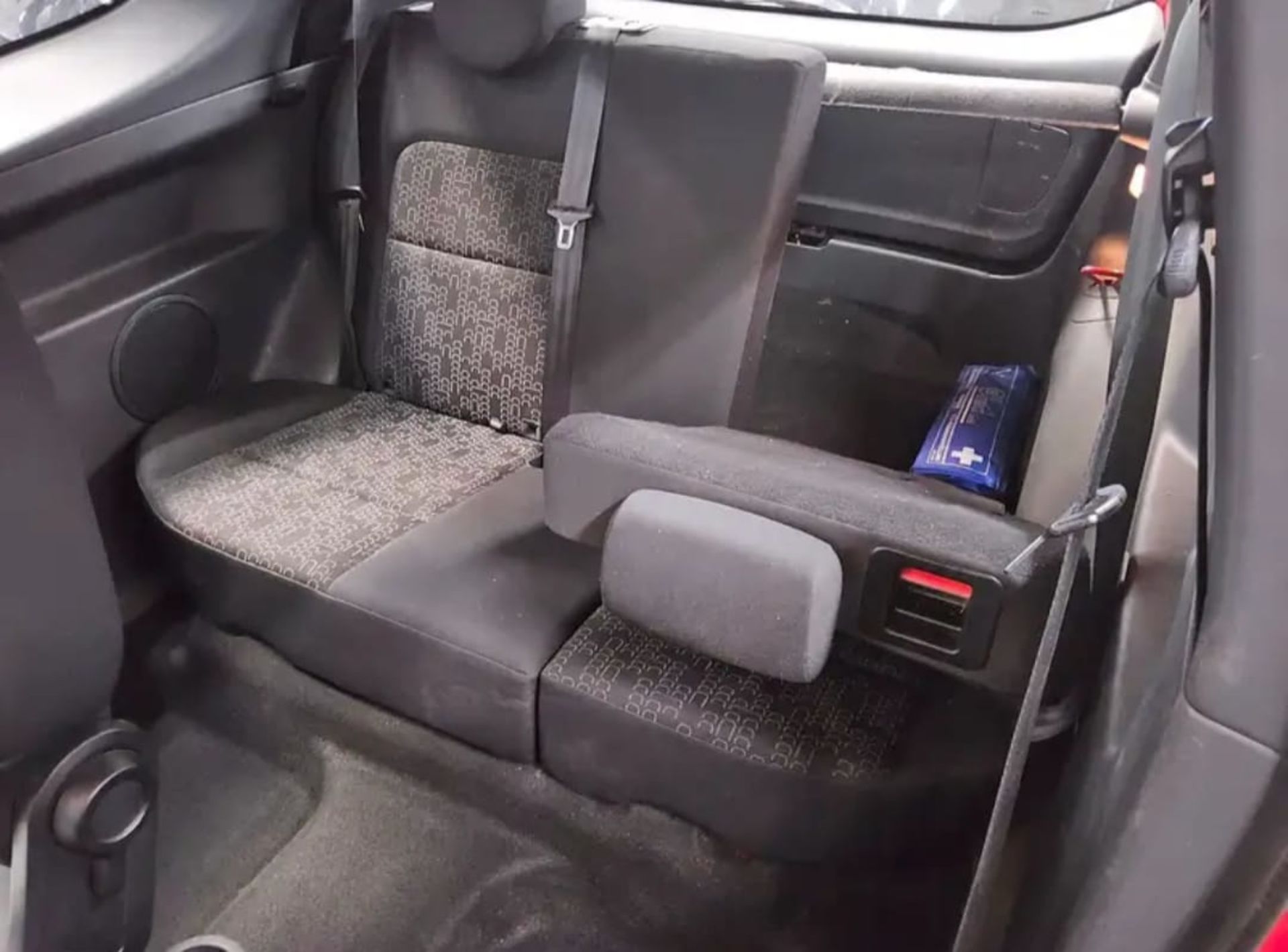 Mitsubishi Colt - 4