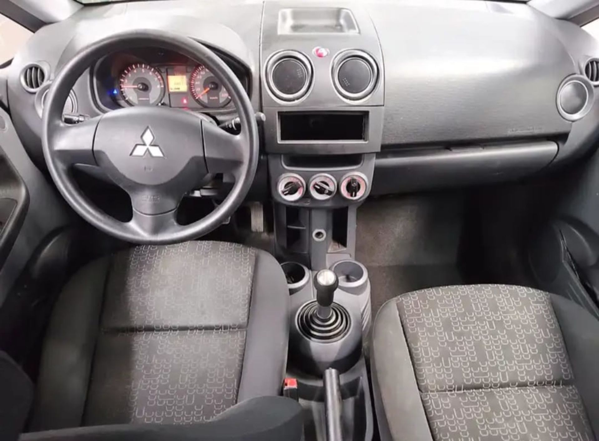Mitsubishi Colt - 2