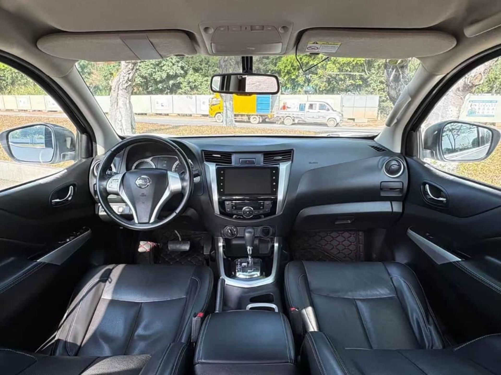 Nissan Navara - 2